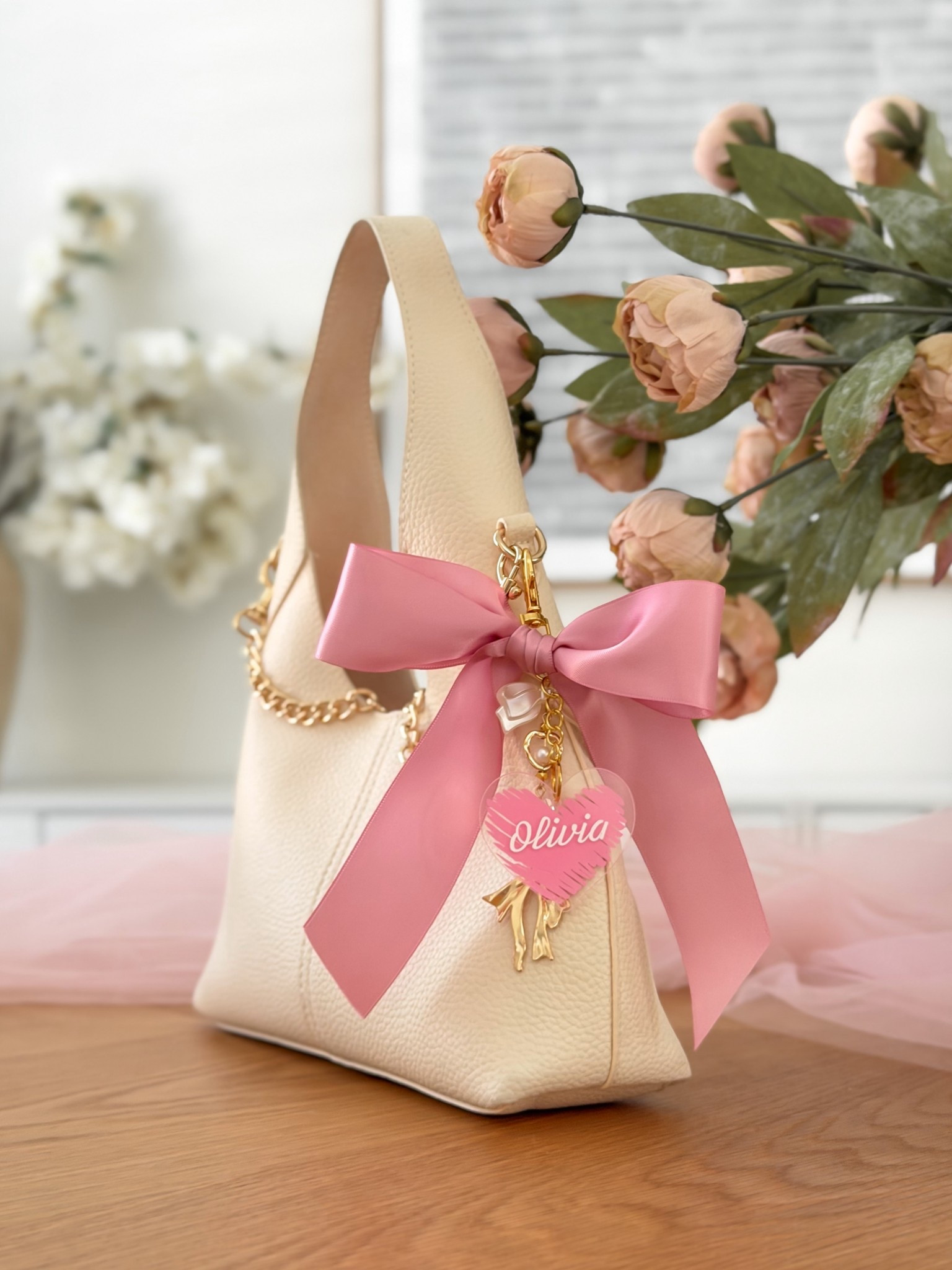 I made personalized bag charms for my friends with my Cricut 

#LTKdayinmylife #LTKmomlife #LTKValentine