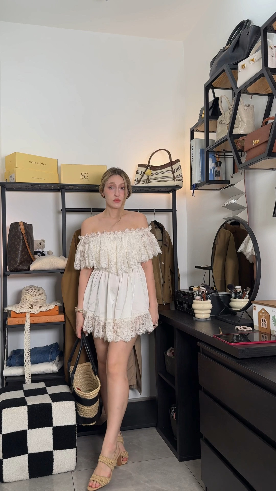 end of summer ootd🥐

H&M dress
Demellier Santorini bag
Cosy Island heels (YT10ACHER for 10% off)

#LTKsummer #LTKbag #LTKdresses