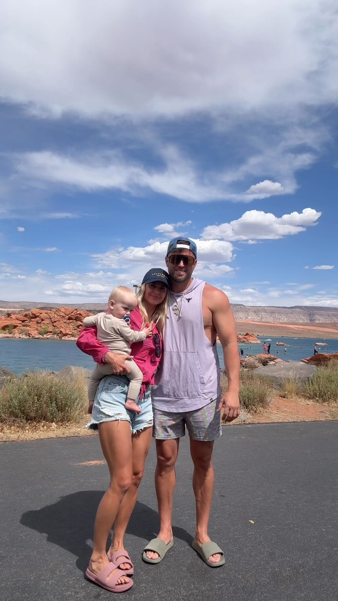 I accidentally grabbed the L\XL in the hat. It was a good accident because I love the lower fit 