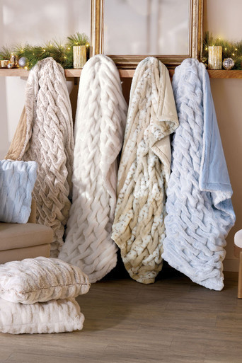 La Parisienne Faux Fur Throw | Soft Surroundings