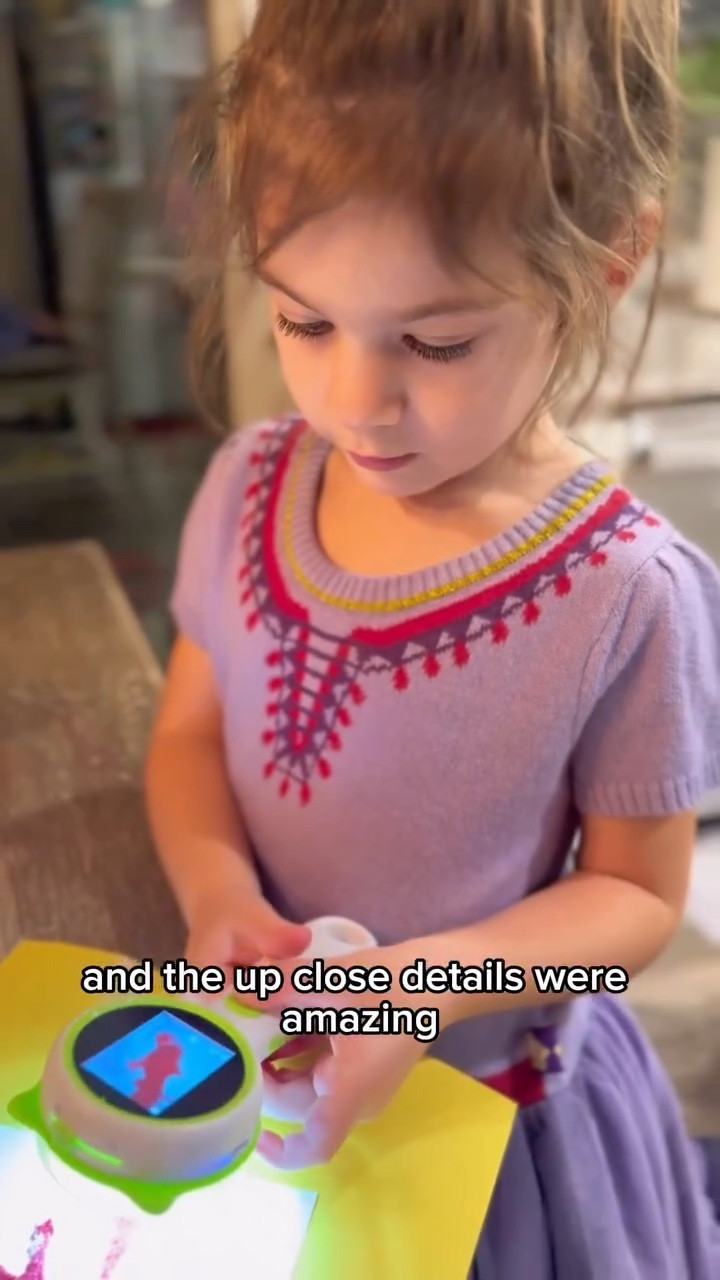 We just found the best stocking stuffer idea… and of course my kids took it straight outside to investigate everything.

But today’s favorite? Using the Aikkokl 3-in-1 microscope to zoom in on their salt-glue watercolor art. They loved watching the colors spread, checking out all the little crystal textures up close, snapping photos, recording videos, and then scrolling back through their “discoveries” like it was their own mini documentary. And the best part? They can use it on anything they’re curious about — art projects, nature finds, tiny treasures, all of it.

Huge thank you to Aikkokl for sending it — this little gadget kept them busy in the best way.

#christmasgift #stockingstuffer #kidsgiftideas #holidaygiftguide #giftideasforkids #sensoryplay