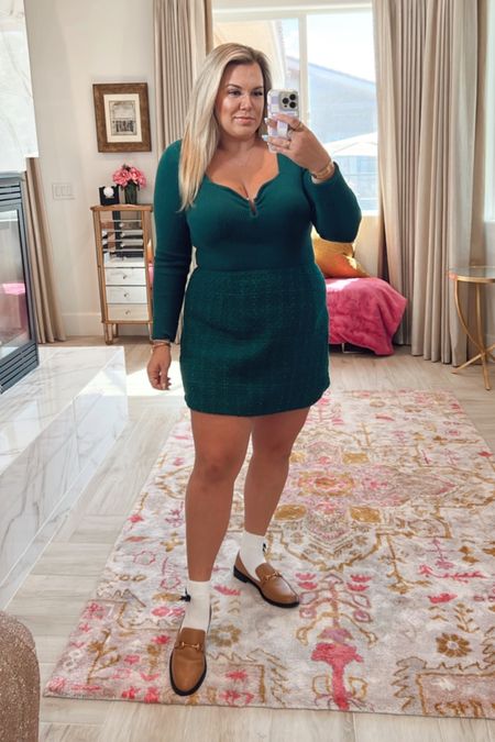 curvy fall outfit! wearing size xl i. ribbed forest green bodysuit {could have taken the large} and size xl in green tweed skort {could have taken the large}. caramel loafers run TTS 




#LTKunder100 #LTKcurves #LTKSeasonal