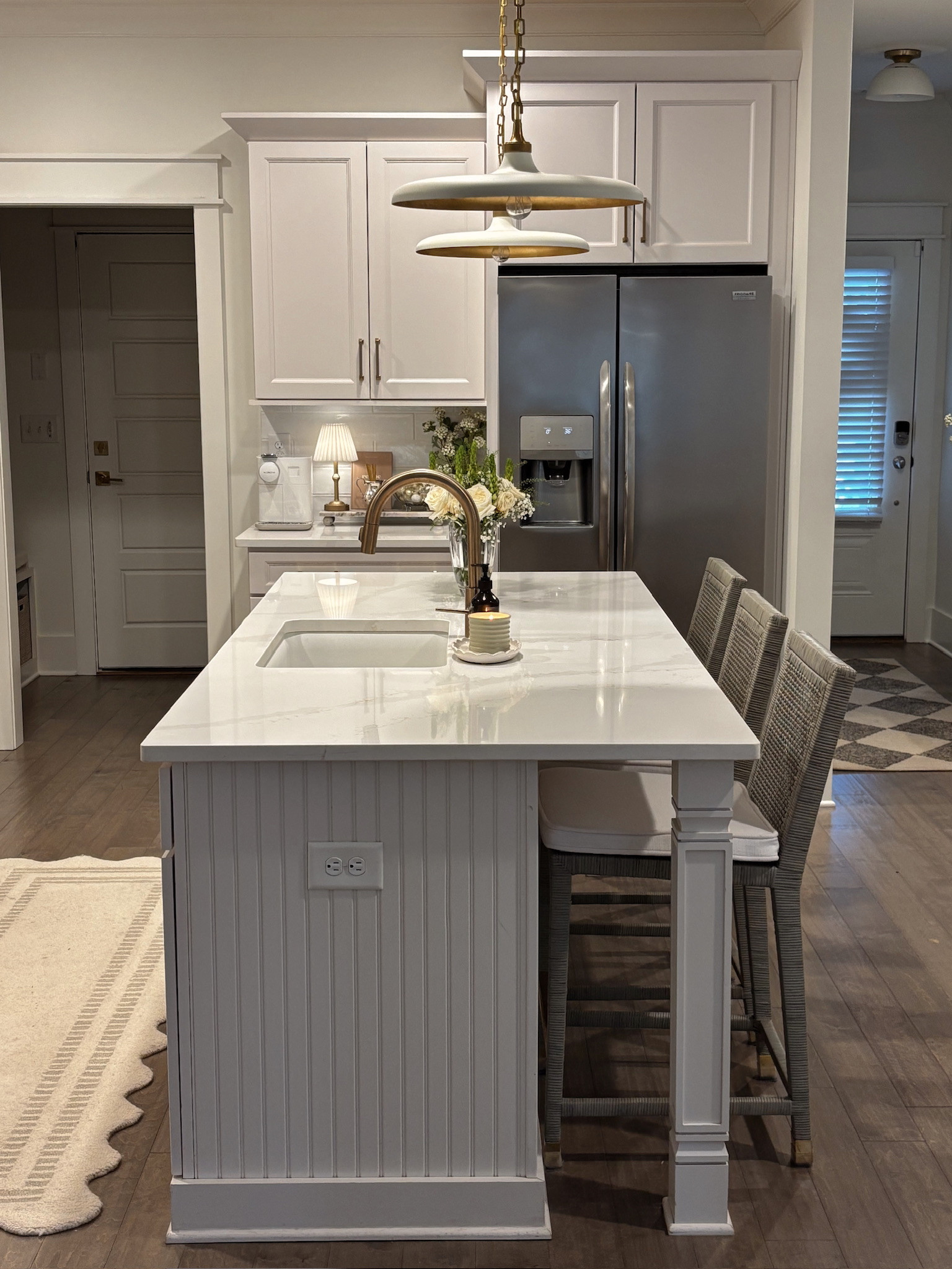 My kitchen right now :)

Linked my candle, hanging lights, barstools, cordless lamp, and Nespresso machine!!🥰



spring 2026, kitchen decor, spring cleaning, clean kitchen, minimalism, neutral, sidneymarieduke 

 #LTKdayinmylife #LTKSeasonal #LTKHome