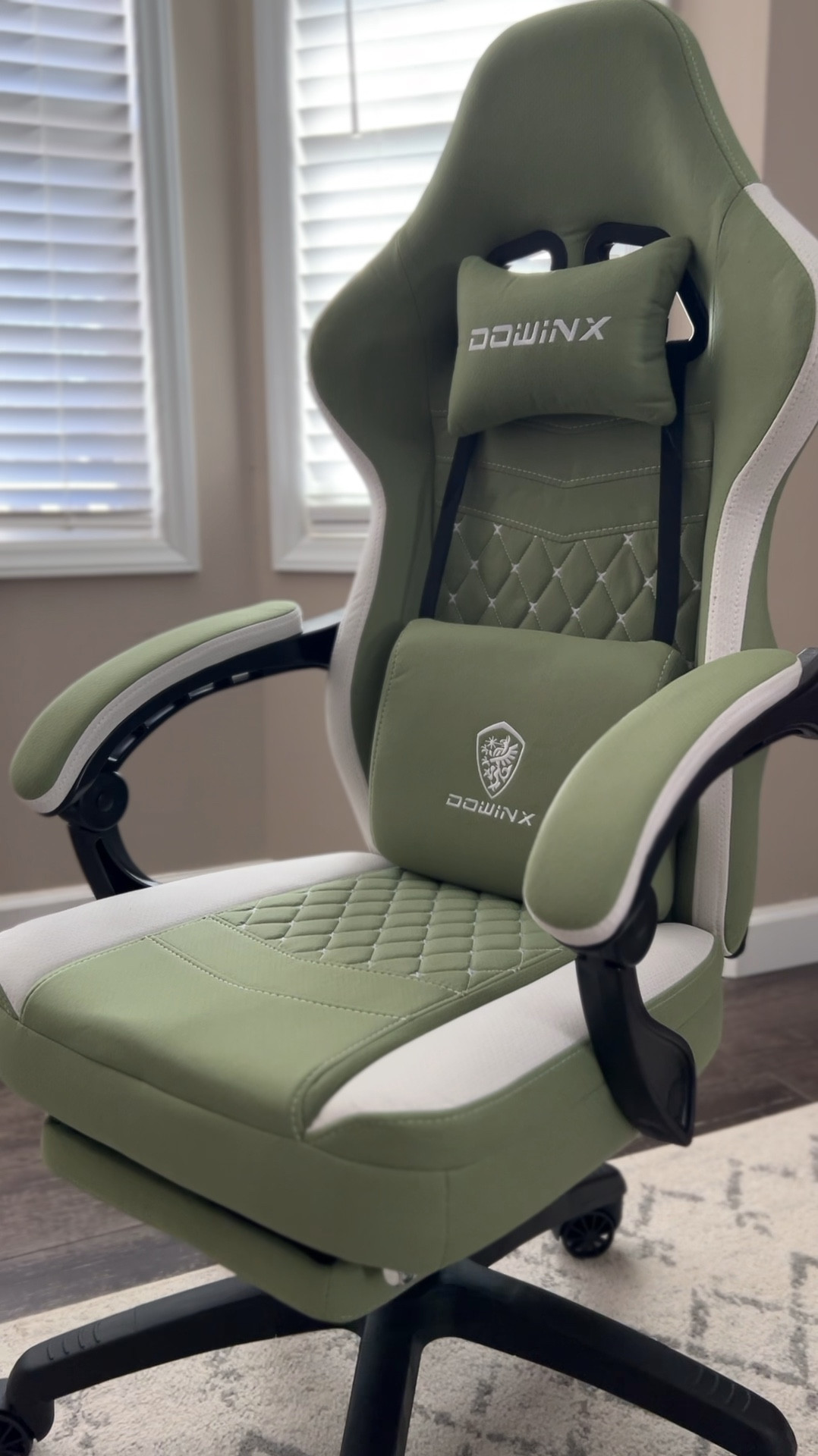 Dowinx + green gaming chair, Amazon, affordable, cozy, massage, recline

#LTKFamily #LTKWatchNow #LTKHome