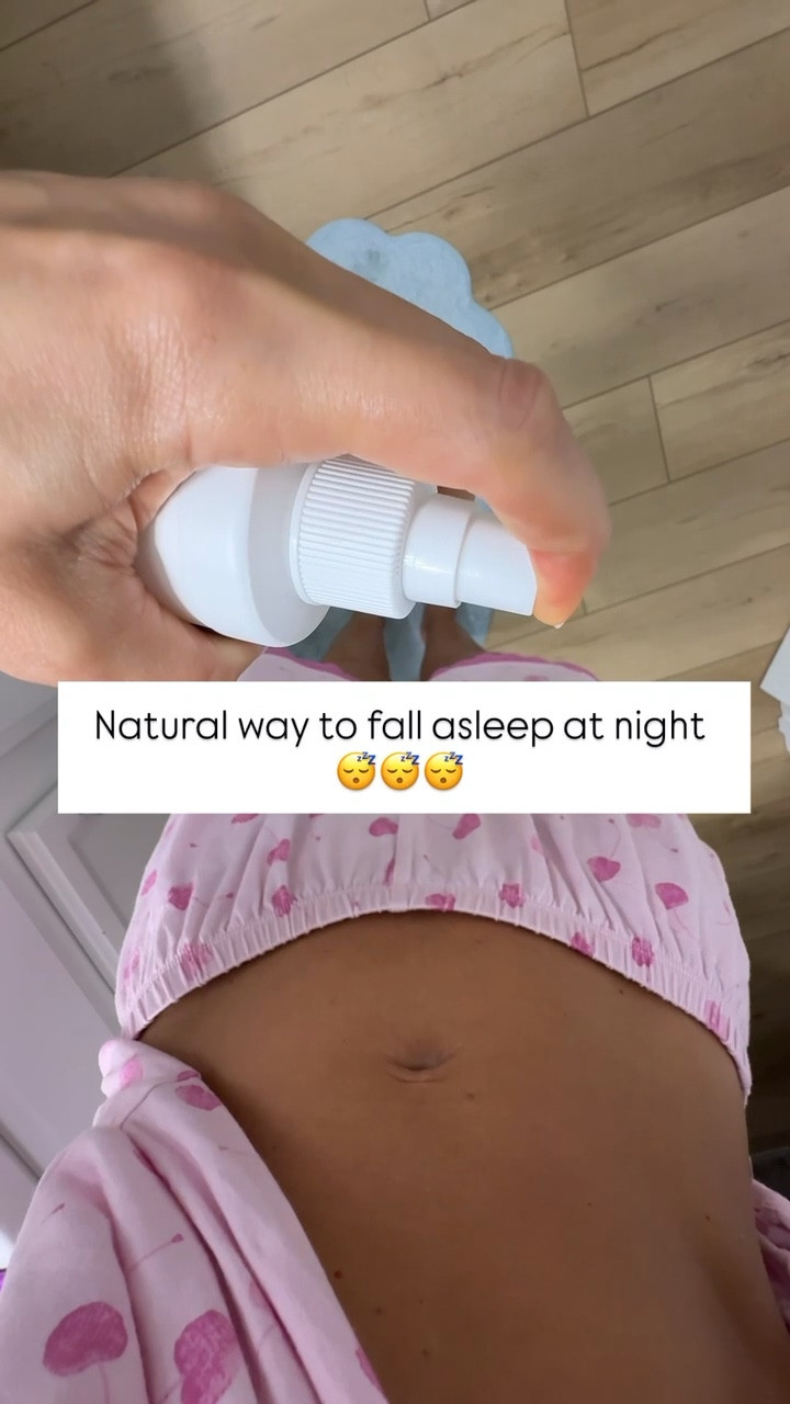 Unsexy and anti aging hacks I’m never giving up! Love this magnesium spray at night. I do 4-5 sprays on my tummy and my husband sprays his feet. It is normal to experience a slight itching sensation, especially if you are deficient in magnesium, which a lot of people are. But it’s subsides quickly.


#LTKdayinmylife #LTKselfcare #LTKBeauty