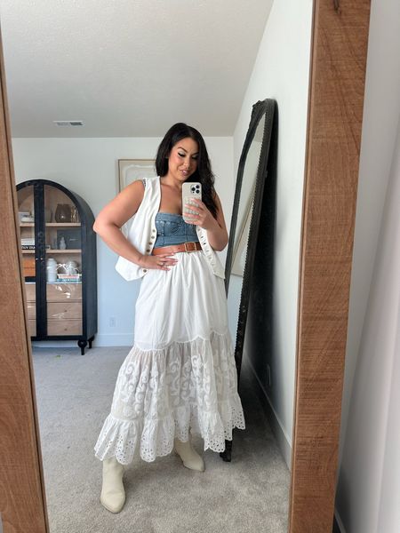 What I wore to junkstock! This would also be cute for a country concert outfit, Nashville outfit, or a bachelorette outfit! 

#LTKFestival #LTKtravel #LTKwedding