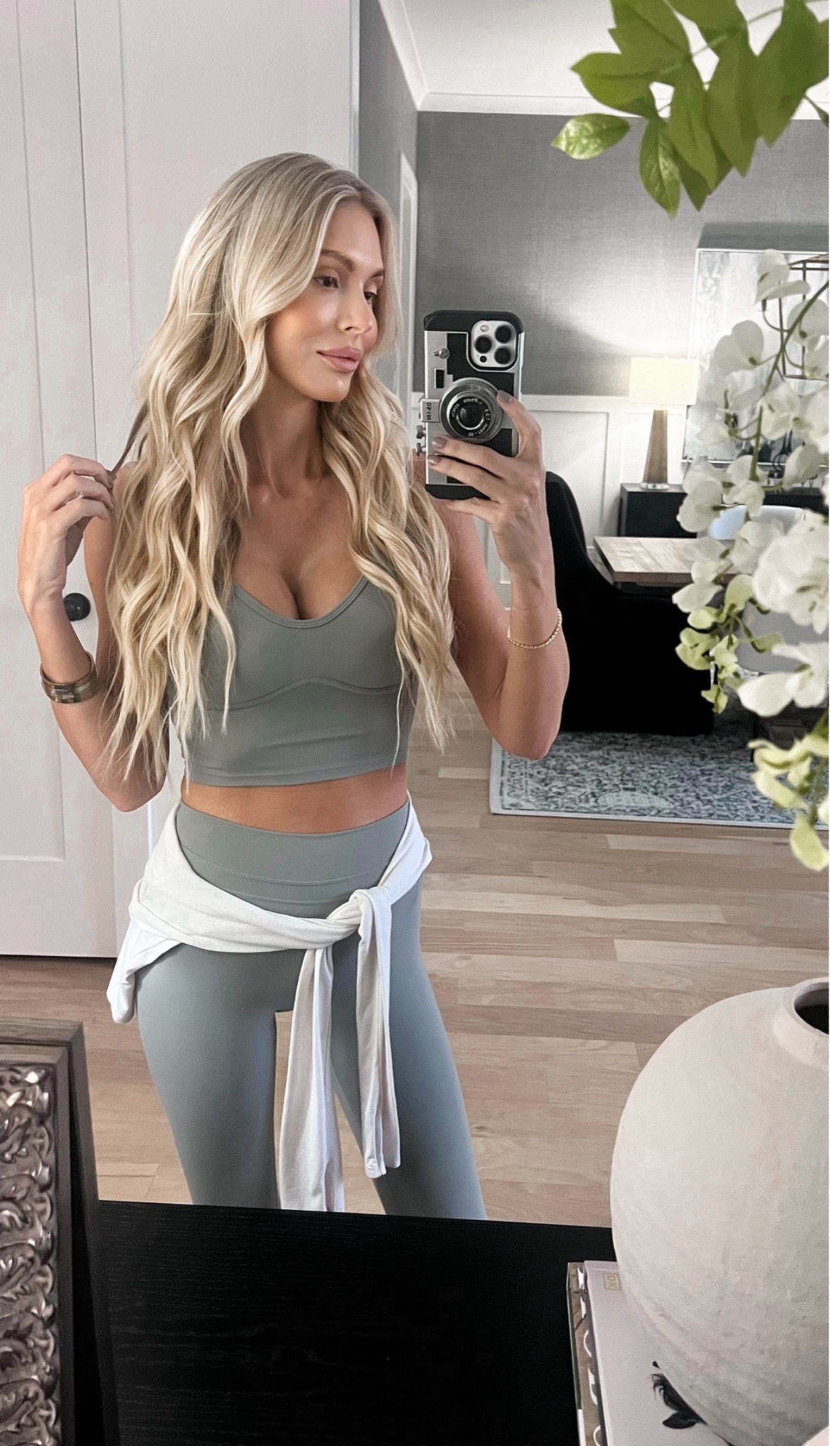 Amazon workout set 
Size xs top & bottom in grey

#LTKFitness #LTKActive