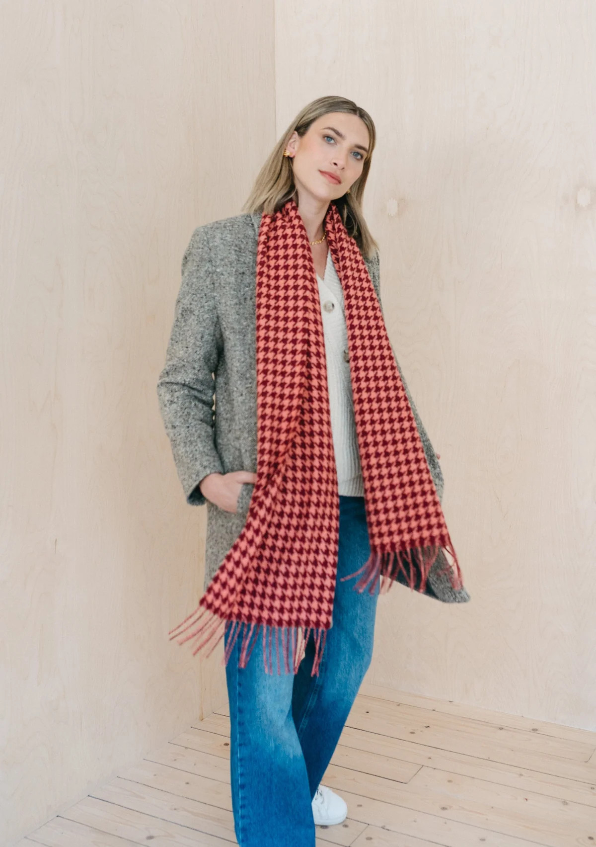 Lambswool Scarf in Berry Houndstooth | The Tartan Blanket Co.