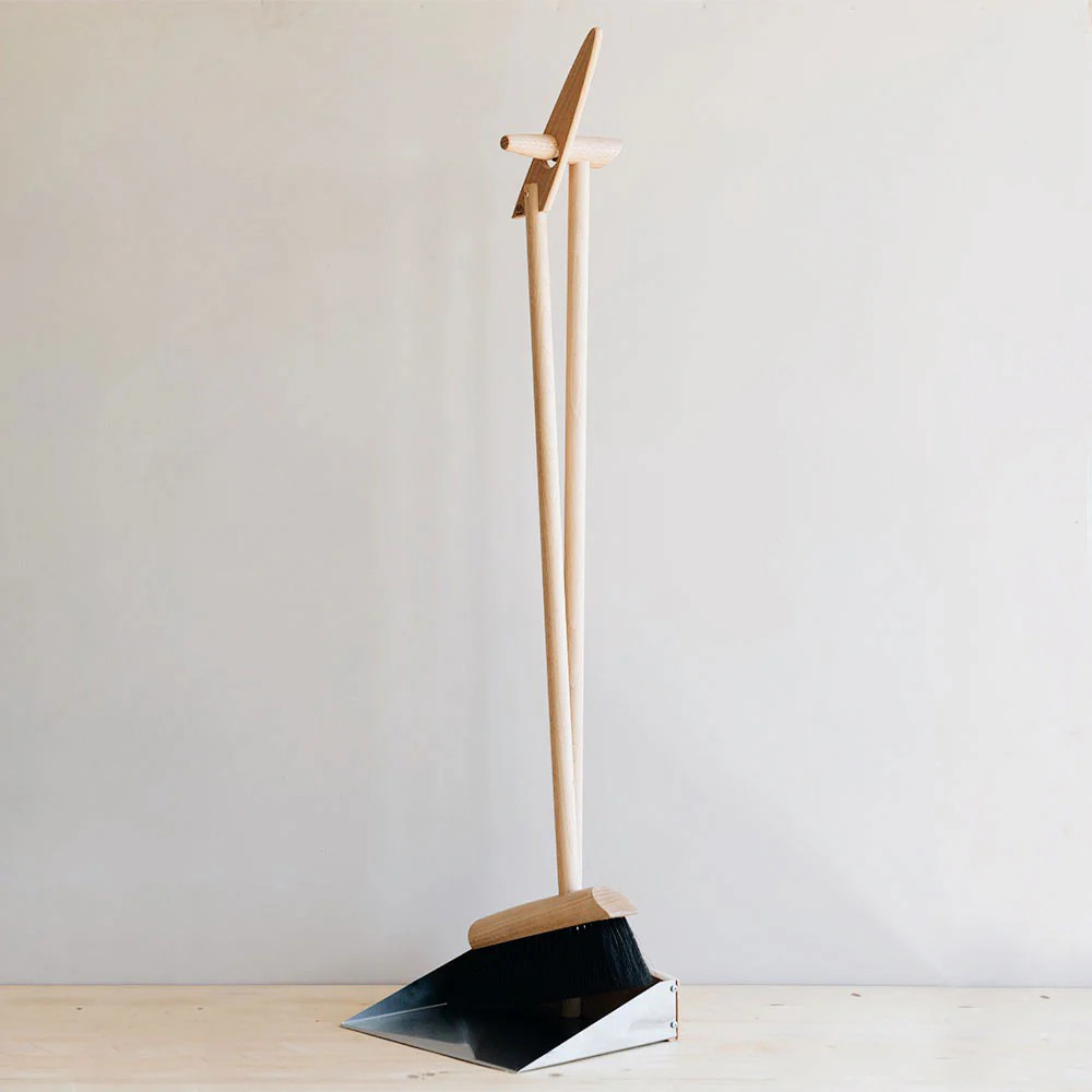 Standing Metal Dustpan & Broom Set | Roan Iris