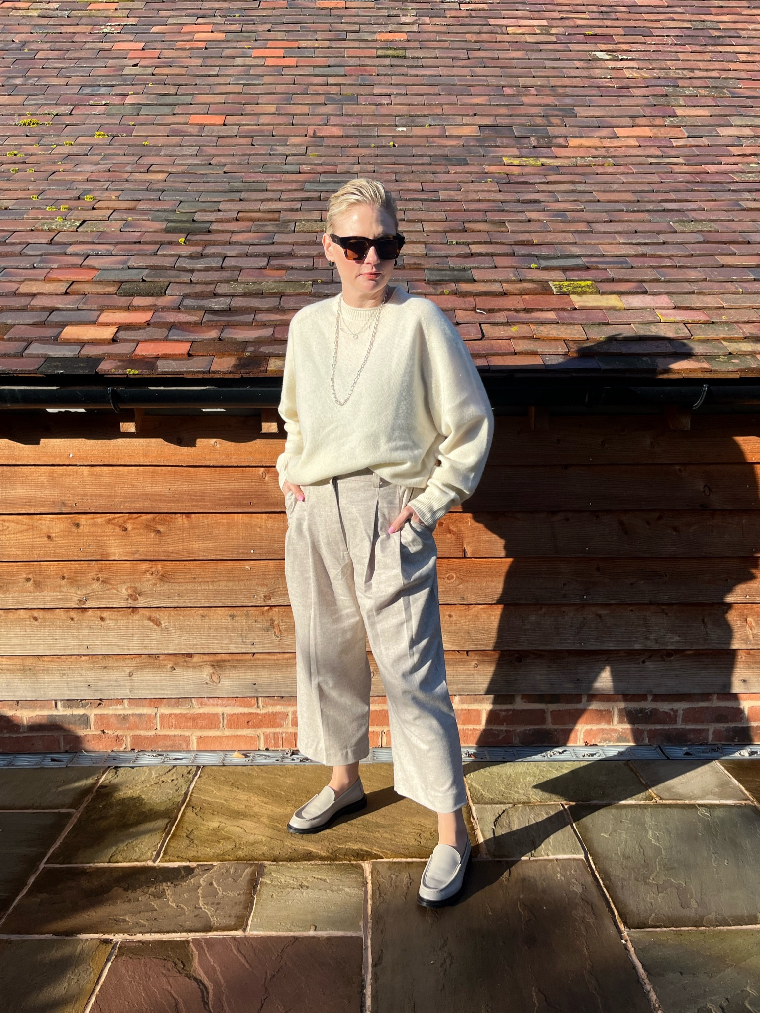 I love white and cream for winter, and this lovely cashmere was perfect for a chilly country day today. 🤍 What are your thoughts on winter whites? Crisp and clean or too high maintenance?!
•
•
•
•
•
#alexandraharper #ootd #wiwt #whatiamwearingtoday #styleatanyage #styleatanysize #everydaystyle #fashionblogger #styleinspo #styleblogger #dailyfashionideas #outfitpost #autumnstyle #fallstyle #winterstyle #knitwear #knit #coldweatherstyle #winterwhite

#LTKstyletip #LTKunder50 #LTKSeasonal