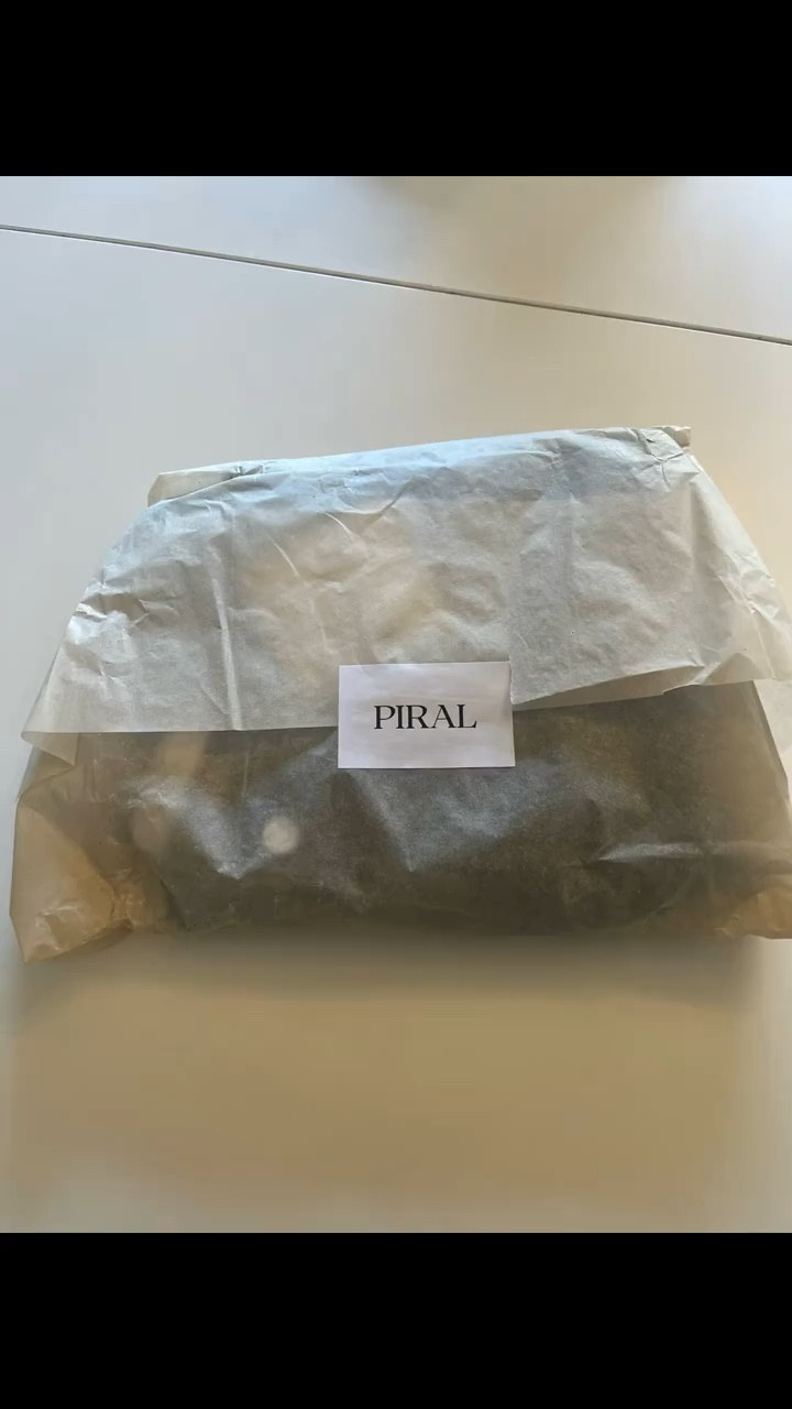 Piral Jeans unboxing #piral #jeans #unboxing #ad #denim links in my LTK @PIRAL

#LTKmomlife #LTKvlog #LTKHome