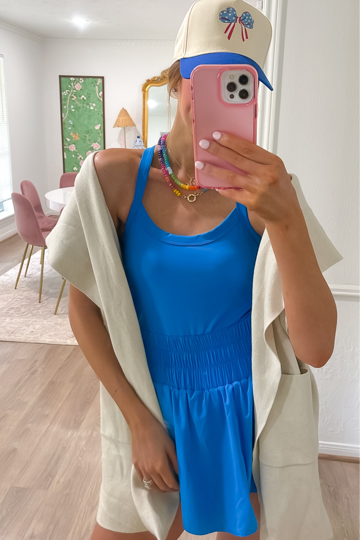 so easy to throw on & go!! I always love wearing some sort of sweater/cardigan traveling in case I get cold!! Hat is Sassy Cinnamon & on our site now!!🤞🏼🎀🇺🇸✨ 

#LTKActive #LTKFindsUnder50 #LTKTravel