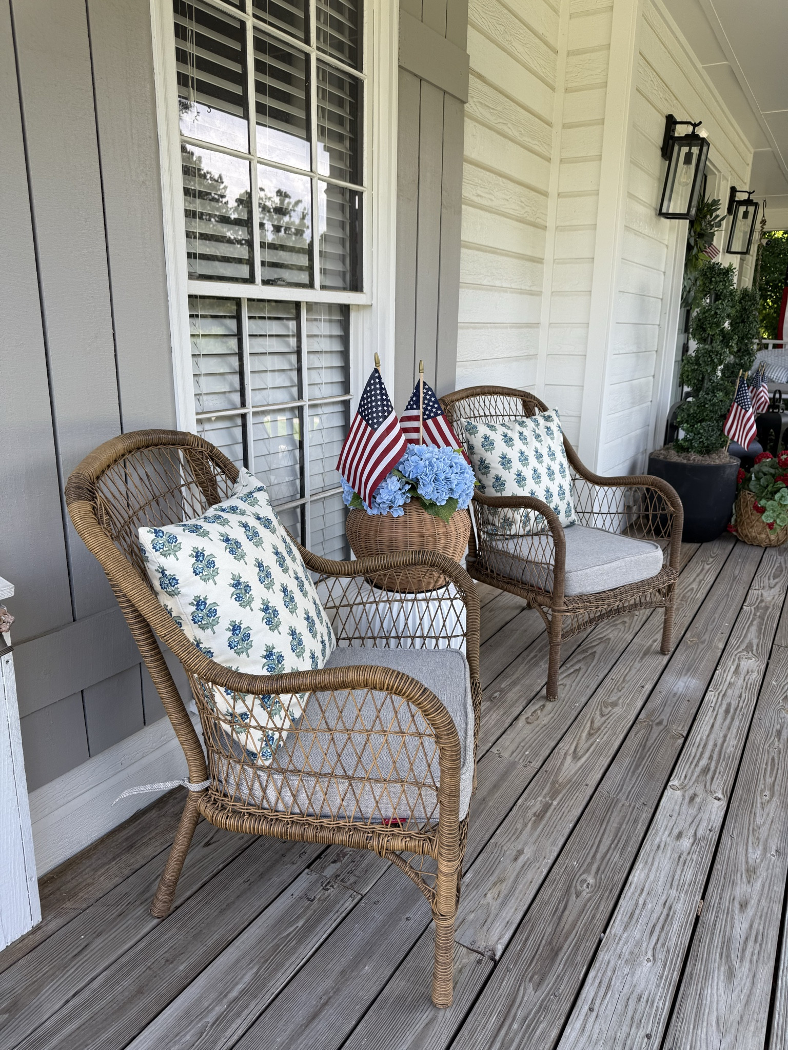 Summer porch 


Patriotic porch 
Red, white, blue 
Americana porch 

#LTKStyleTip #LTKSeasonal #LTKHome