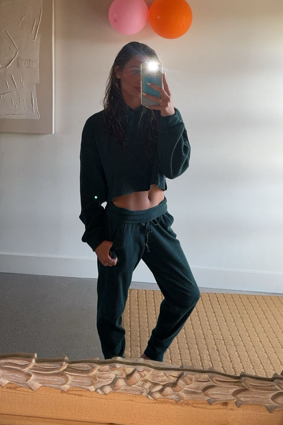 not sure why the pics are showing diff products but the links are correct 🤍 
alo muse set! size XS