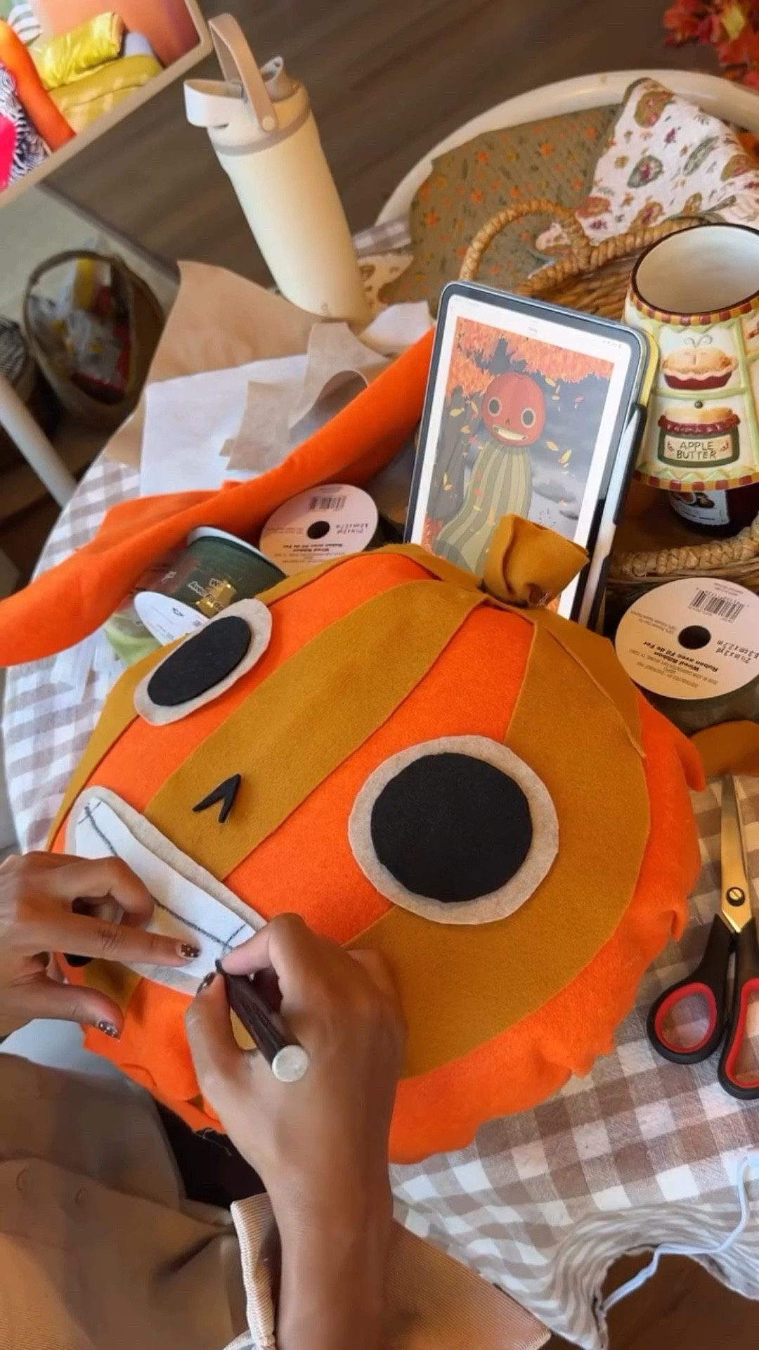 made this up as i went but just some felt, ribbons, and “a few hours of manual labor!”🎃🍂


#LTKSeasonal #LTKHome