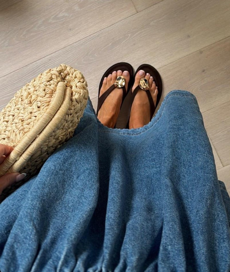 These are so perfect! I feel like they’re perfect as they are more dressy with the gold hardware 🤎


#LTKuk #LTKspring #LTKeurope