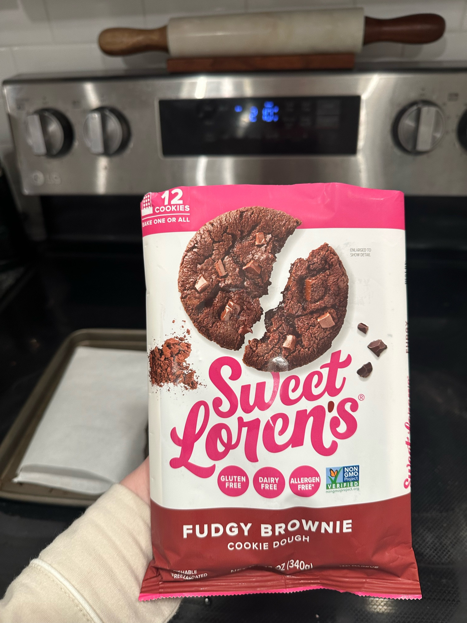 I may or may not be making myself a little treat every night before bed 🤣 These specific cookies are just unbelievable. Gluten free, dairy free, allergen free and Non GMO. Can’t get much better than that!