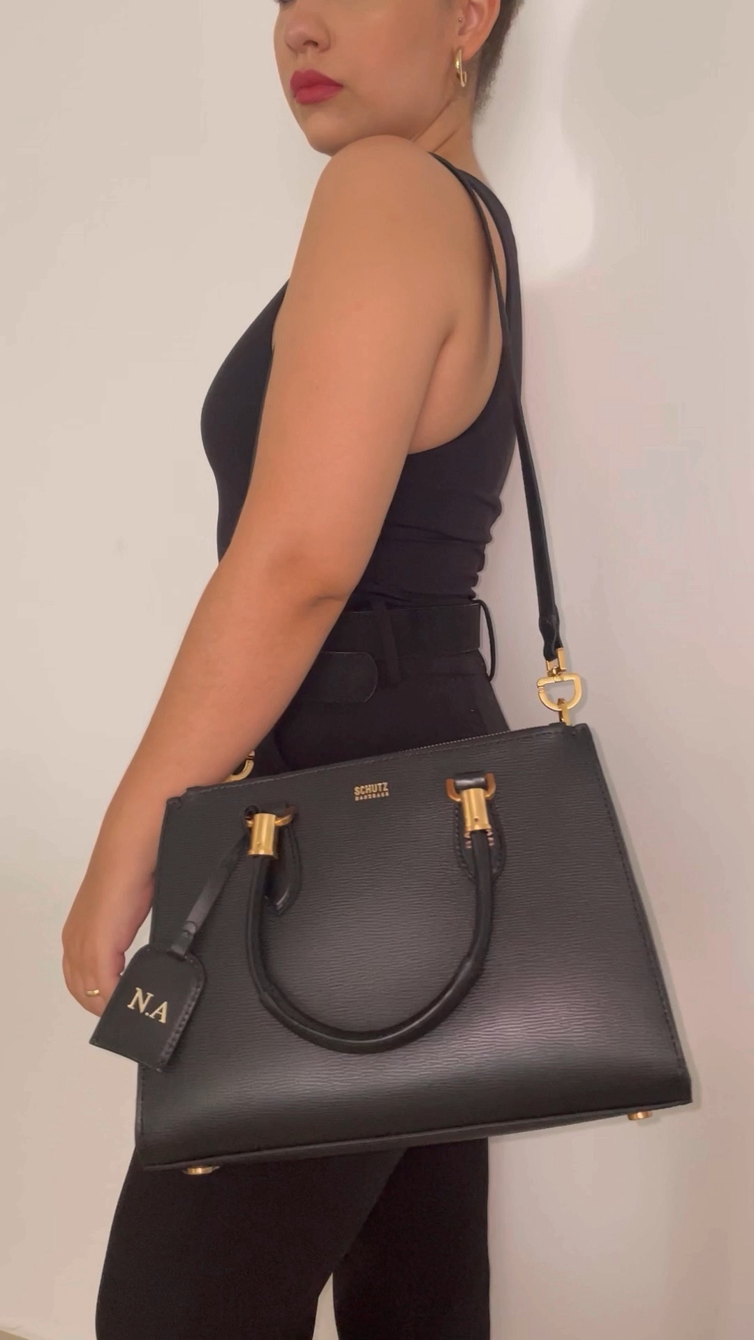 Clássica e funcional, a bolsa tote é aquele item que toda mulher precisa ter para a correria do dia a dia 👜

#LKTGift #NatalLTK

Música: Ice Tea
Músico: Not The King

#LTKbrasil