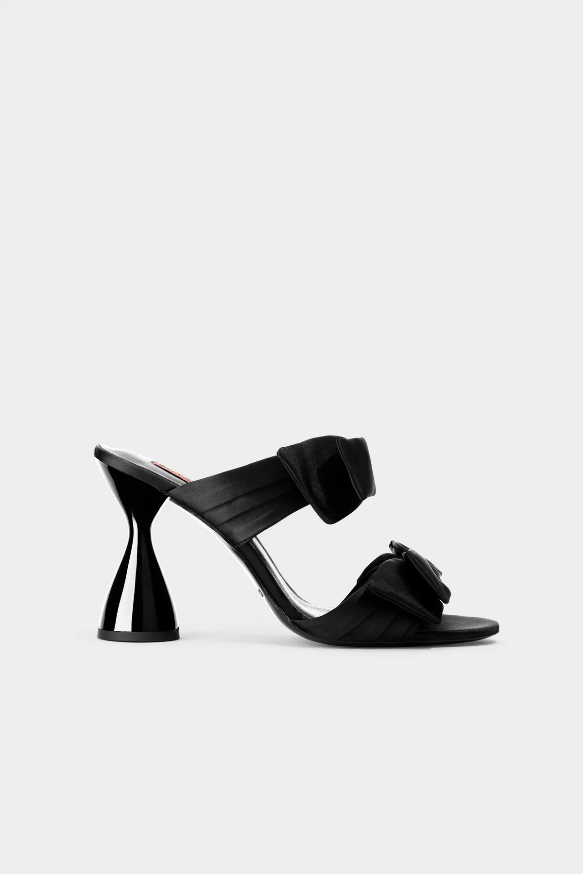 Bow Verner Heel In Black | Simon Miller