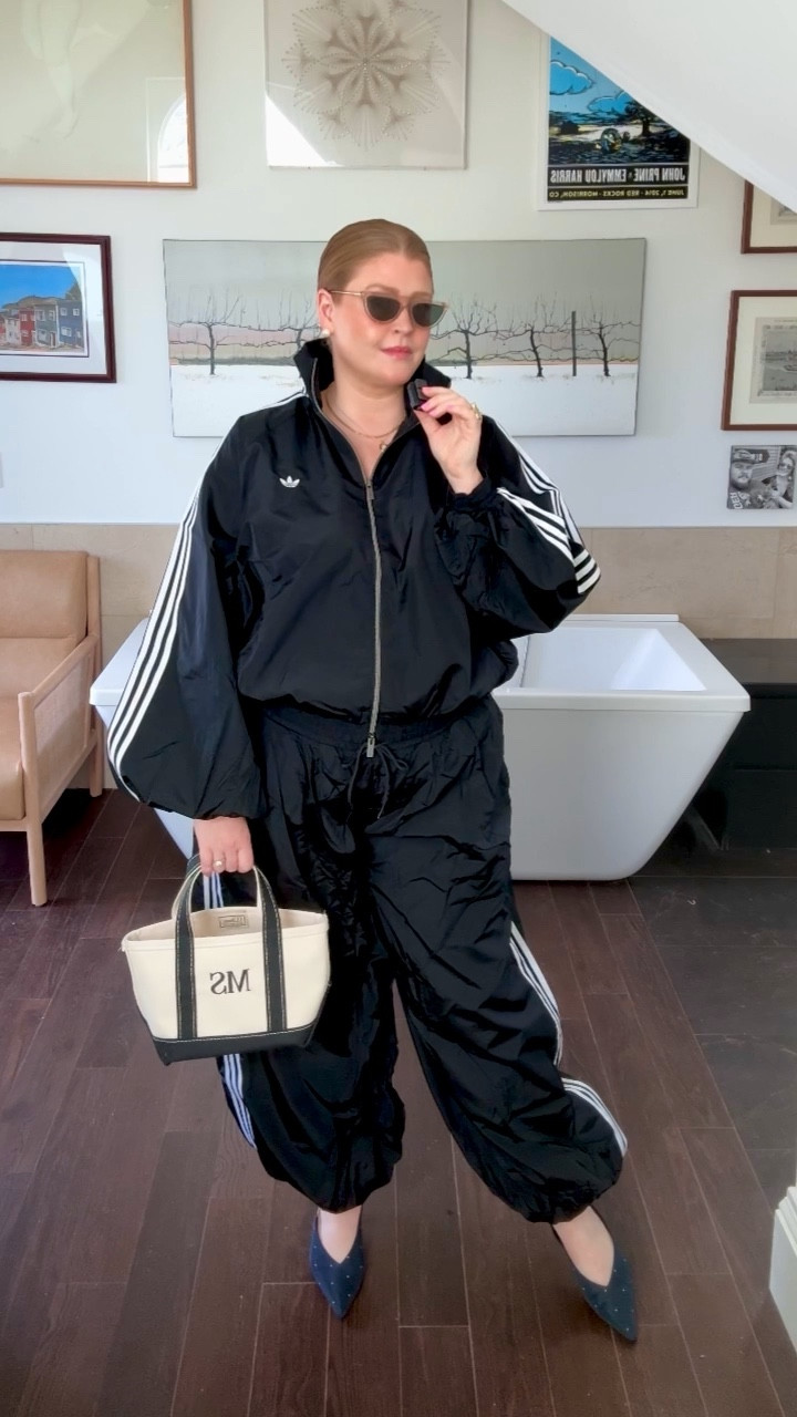 Adidas Originals - tracksuit 

#LTKplussize #LTKmidsize #LTKcanada