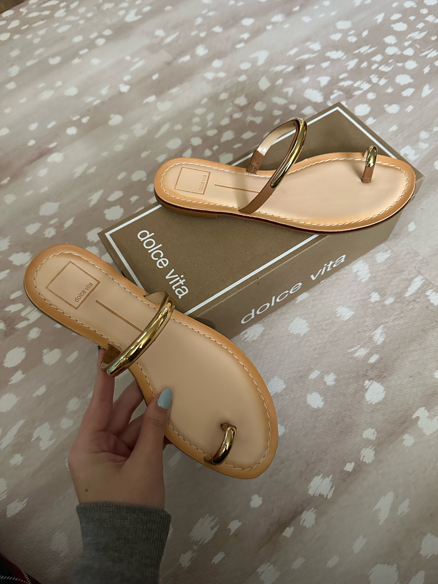 #LTKSPRING #SPRINGSHOE #SHOEFINDS

#LTKShoeCrush #LTKStyleTip #LTKSeasonal
