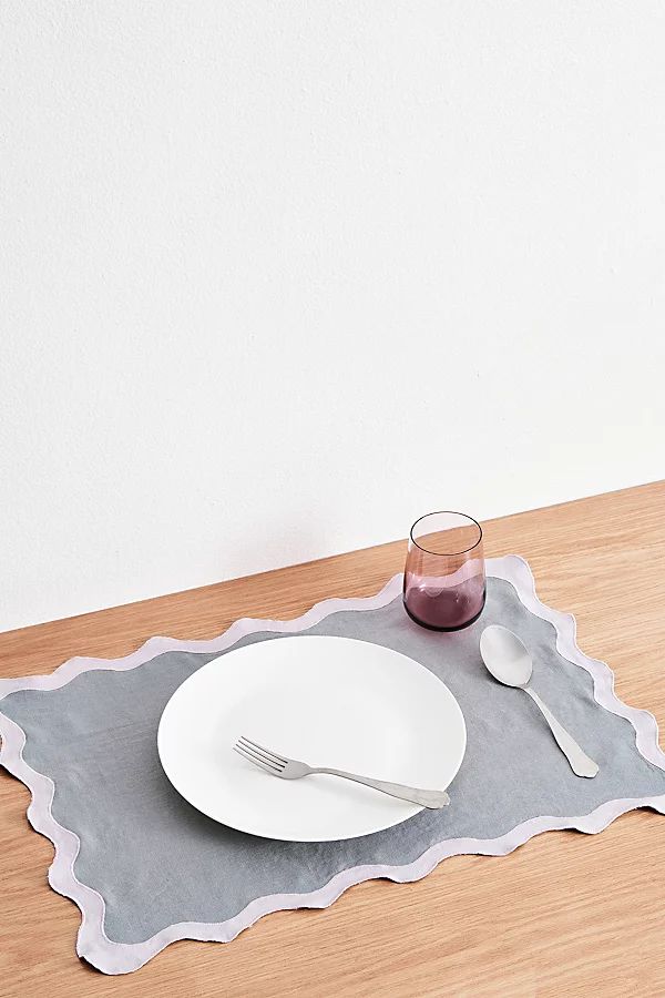 Bed Threads French Flax Linen Scalloped Placemats - Set of 4 | Urban Outfitters (US and RoW)