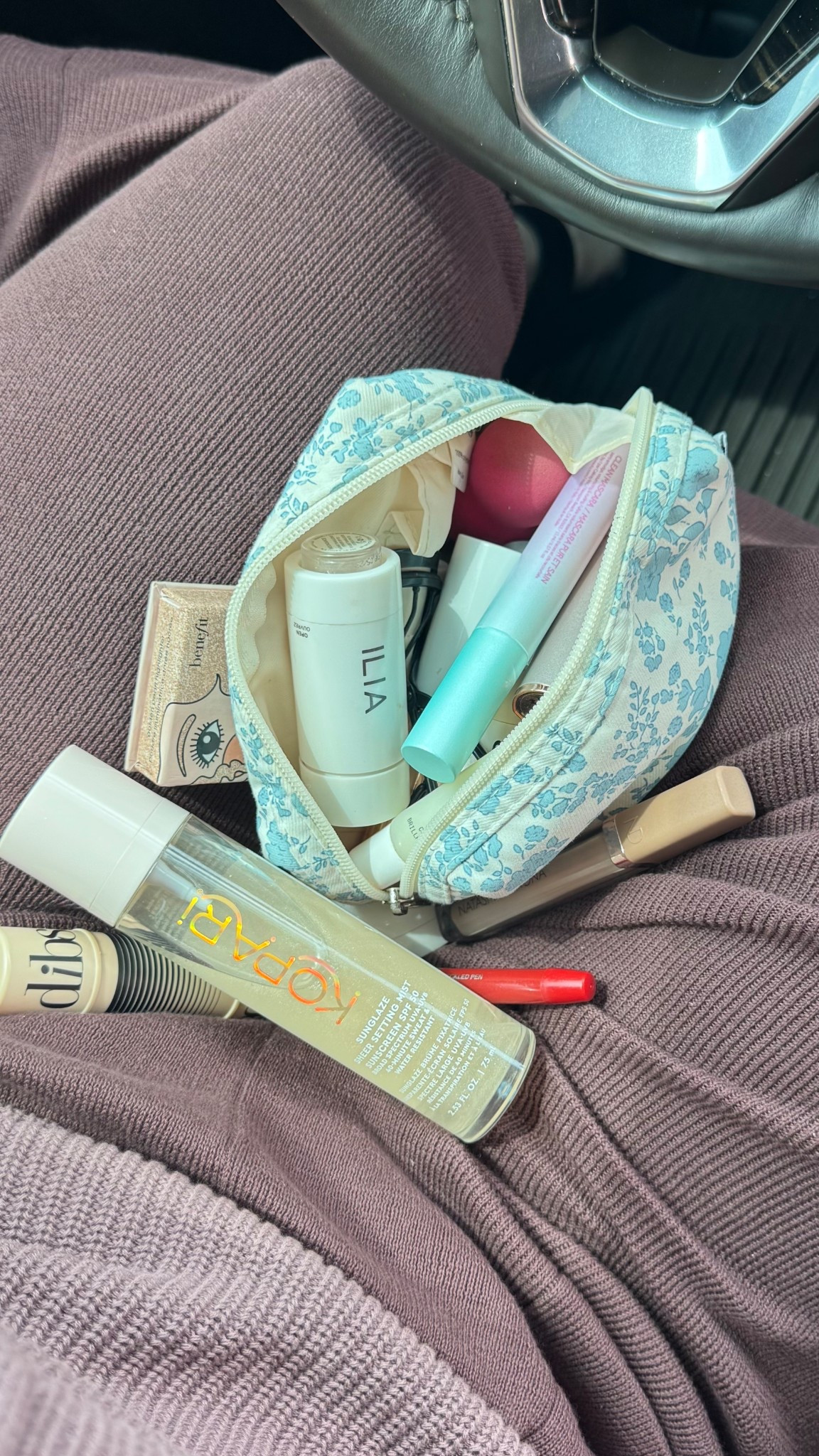 This is my go-to simple + clean makeup routine—quick, easy, and perfect for everyday. The ILIA powder brush I used is no longer available, but it’s basically a reusable brush with a refillable bottom compartment. I just popped in my favorite setting powder and brushed it on to finish the look. 💫💕🍓🧚

 #CleanMakeup #SimpleMakeup #NoMakeupMakeup #EverydayGlam #LTKBeauty #GRWM #MomMakeup #MakeupFavorites