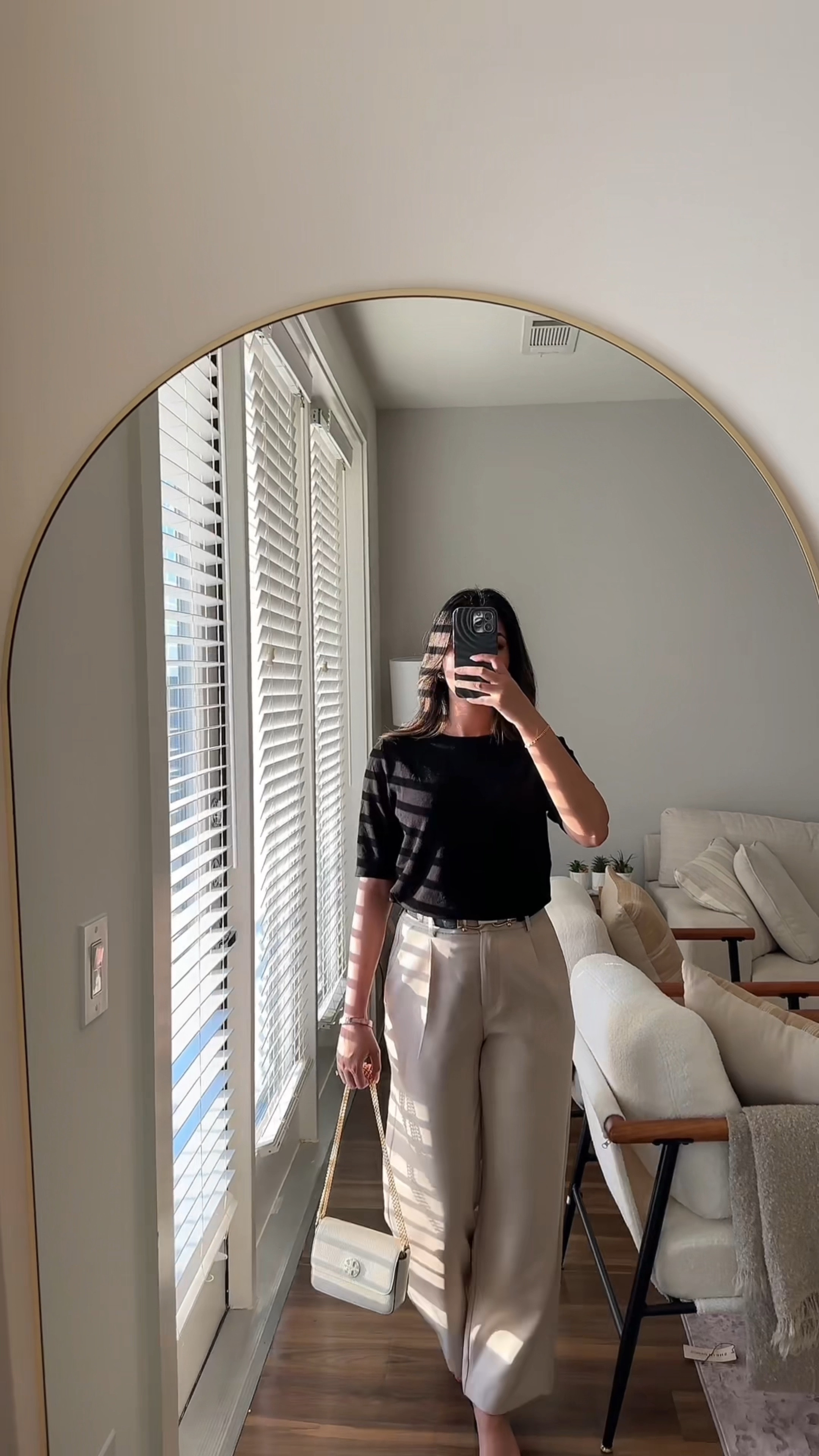 Minimal fall outfit idea with straight pants 

#LTKStyleTip #LTKBacktoSchool #LTKSeasonal