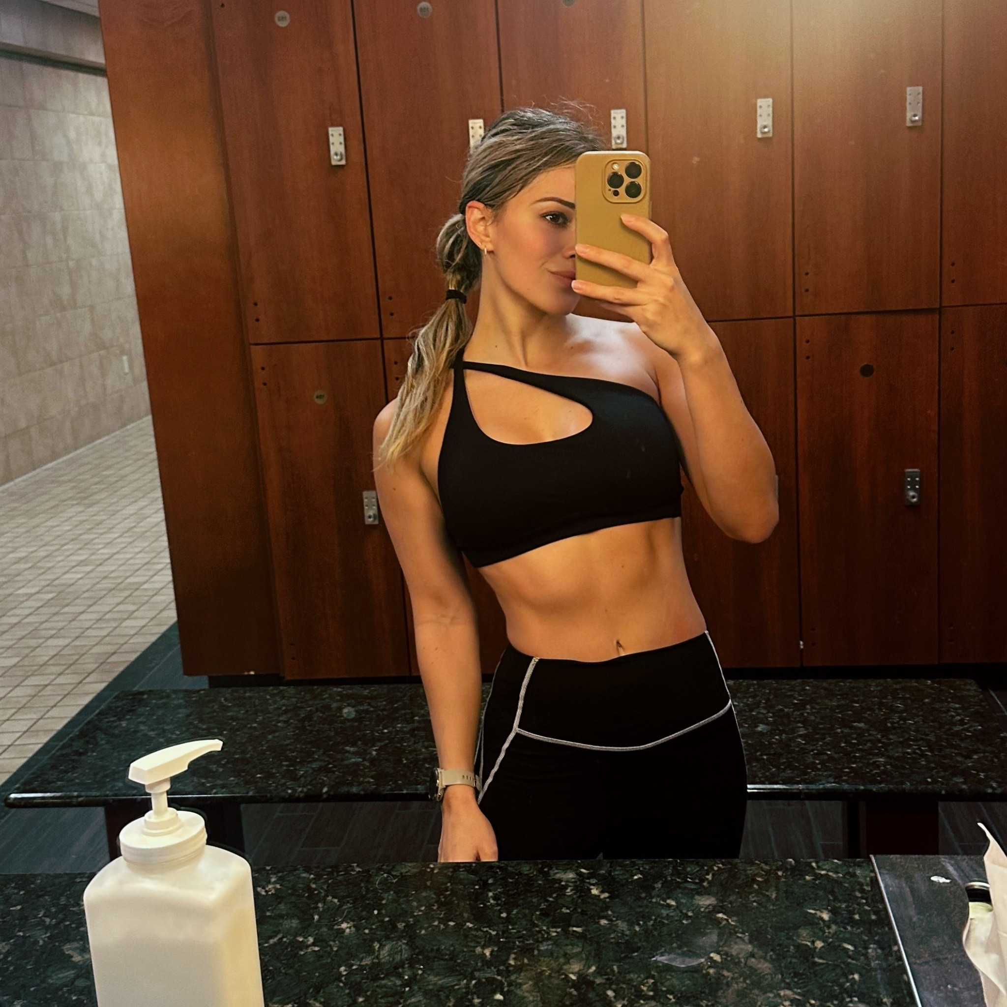 Today’s gym fit 🖤 Linked the full Amazon set + sizing details. Super supportive during my runs and lifting! I got a size small in pants and medium in bra 



#LTKWorkwear #LTKActive #LTKFindsUnder50