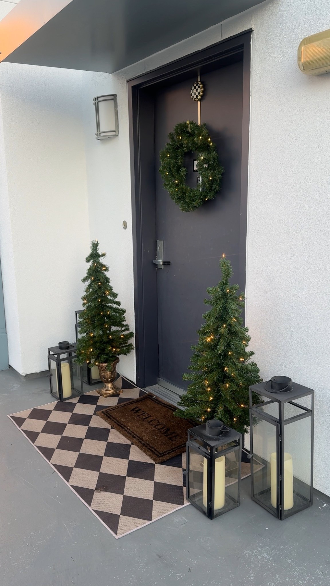 #Ad Don’t be that boring apartment front door this holiday season (but you can be lazy with this 3-in-1 Wayfair set like I was hehe). And honestly, my neighbors are all copying me days later hahaha…be THAT girl 😉 I look forward to putting up holiday decor every year and Wayfair helps me achieve my holiday decor dreams!@Wayfair #Wayfair #WayfairPartner #WinTheSeason

#LTKHome #LTKHoliday