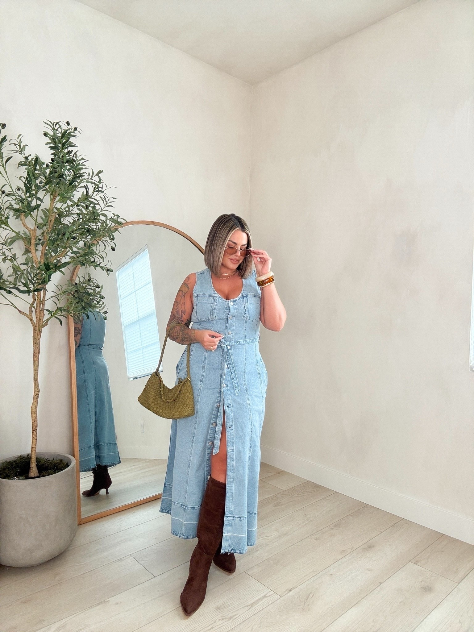 Size L tall I’m 5’5 

This is such a great piece from gap. Wear it as a dress or as a top by unbuttoning the bottom half. Pair’s really well with wide leg jeans under. Styled here with boots for a summer to fall transitional outfit. ￼

Comment SHOP below to receive a DM with the link to this post on my LTK ⬇ https://liketk.it/6j7CX

https://liketk.it/6j7CX