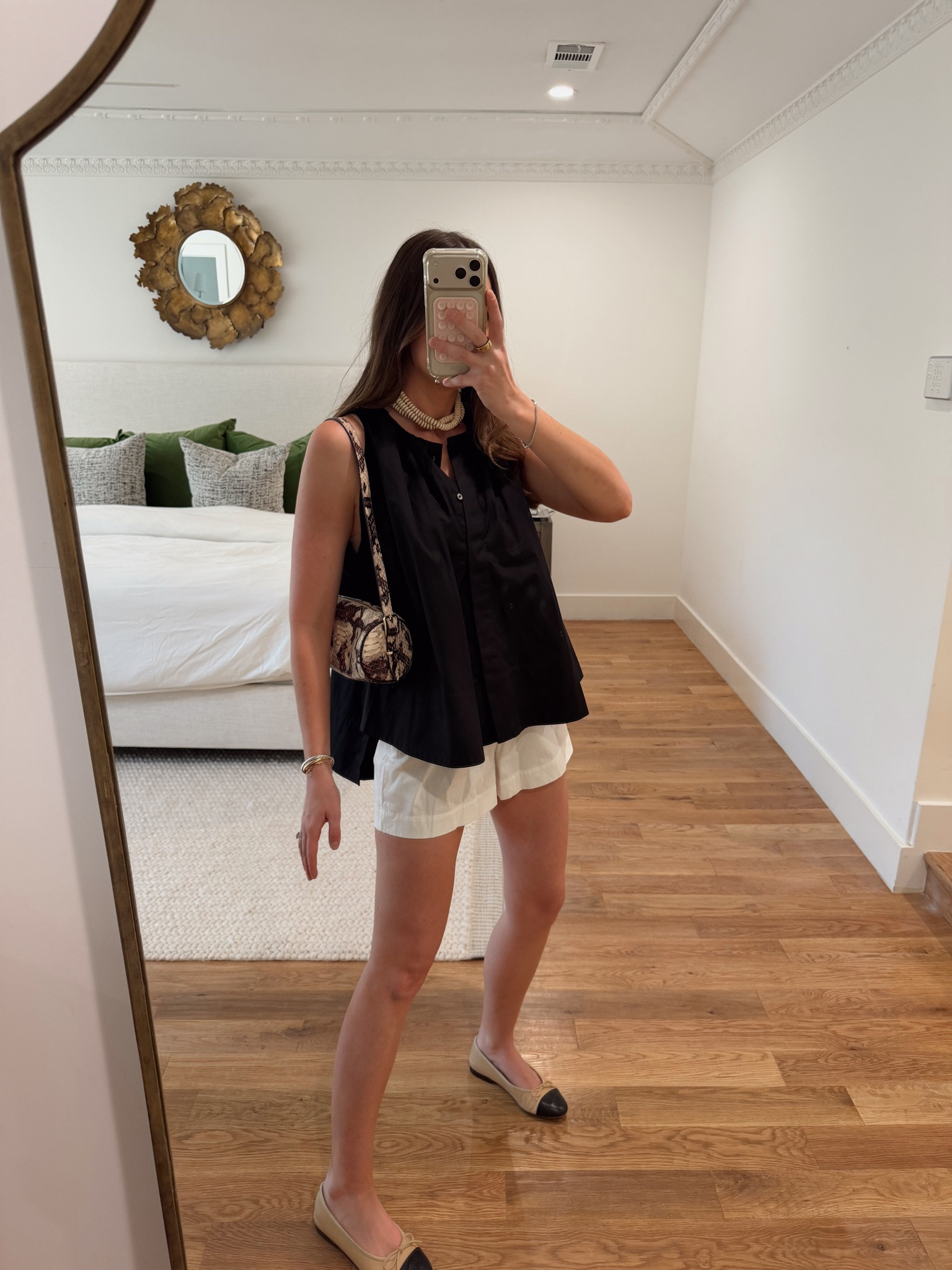 An easy fall outfit that is great for warm falls and neutral outfit

#LTKootd #LTKmomlife #LTKgrwm