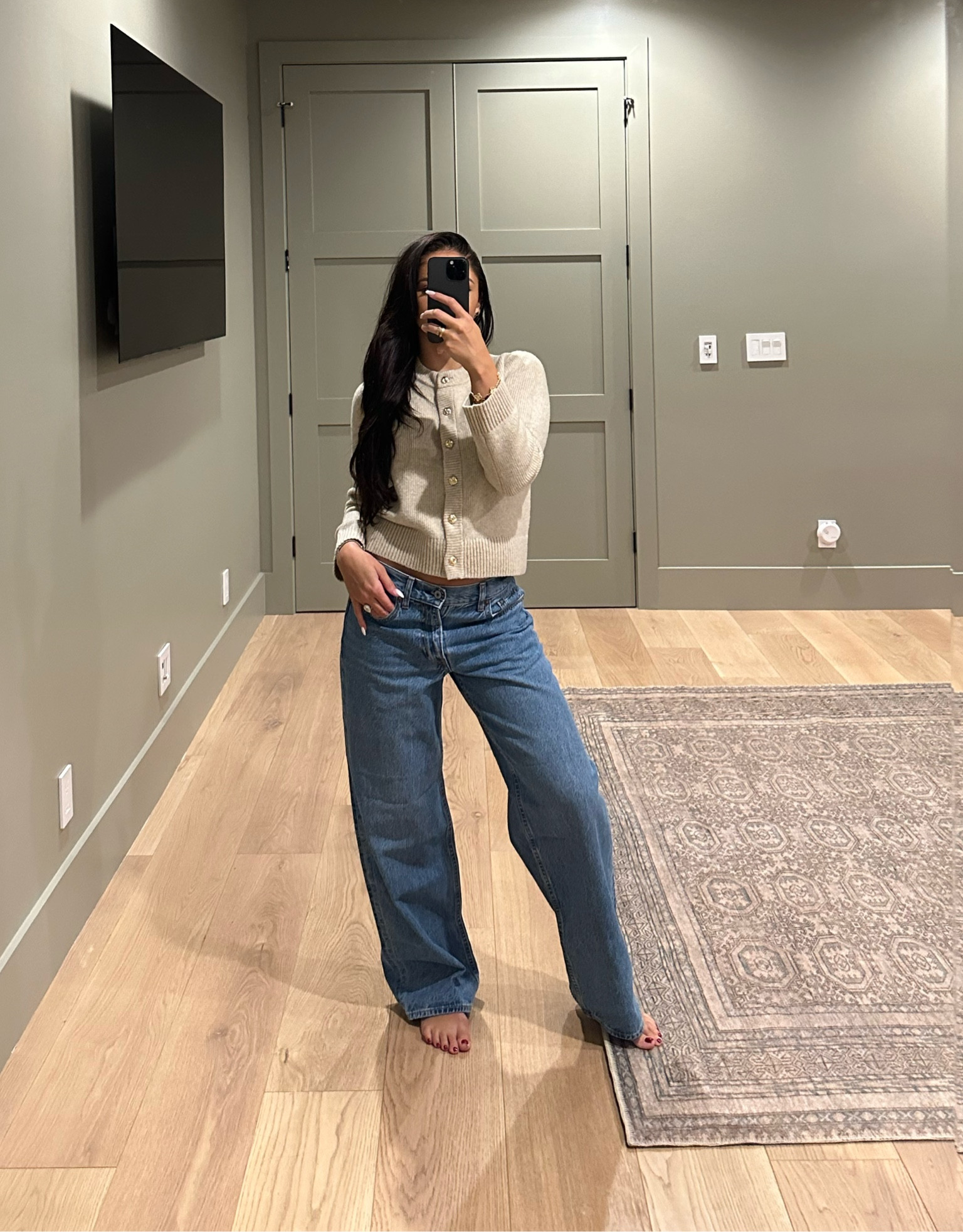 #abercrombiepartner it finally feels like fall 🍂🍁 stocked up on some essential fall pieces from @abercrombie all sweaters are 20% off and basically everything else of there site is 15% off!  #ad 

#LTKSaleAlert #LTKSeasonal