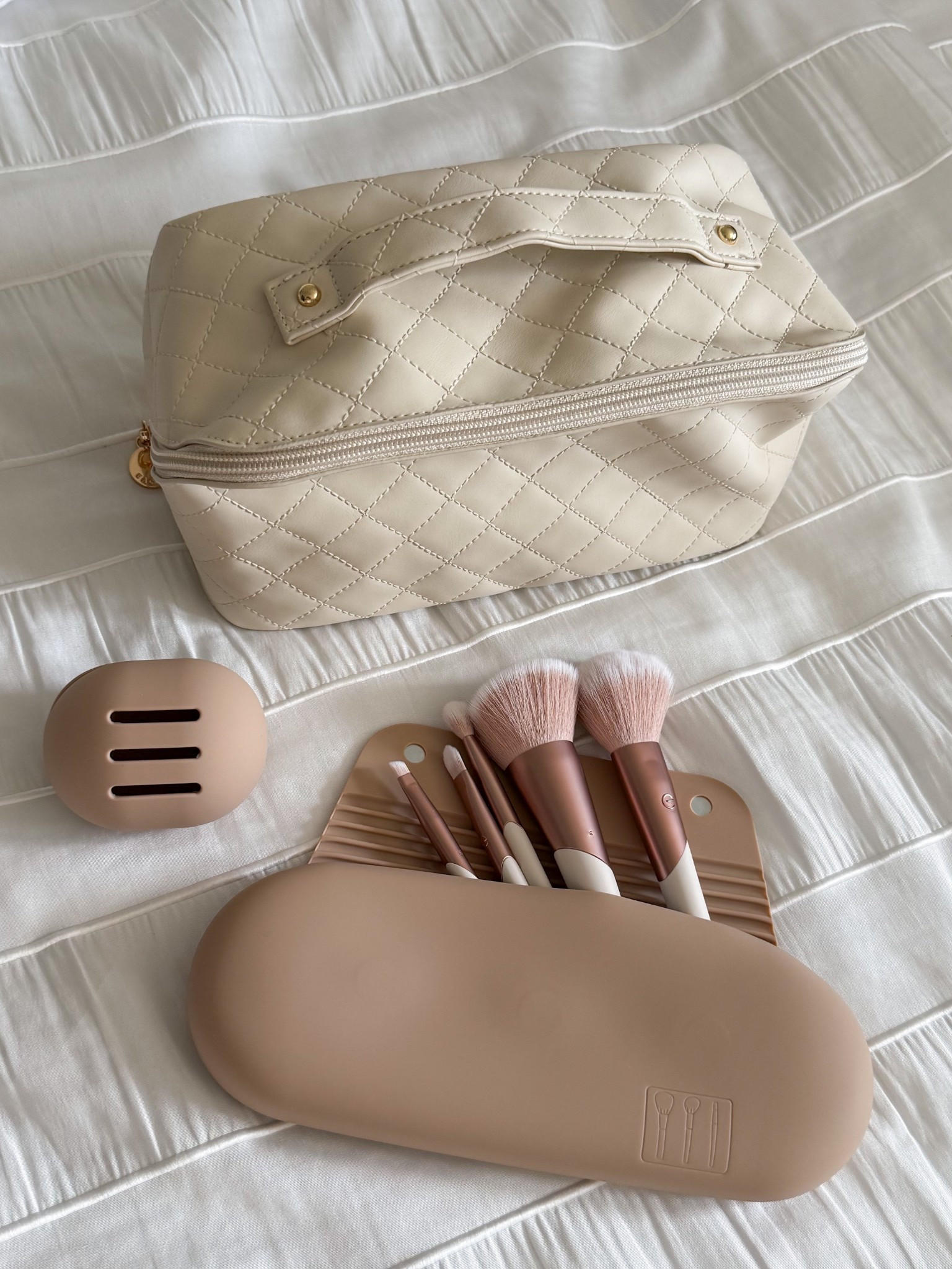 Amazon finds, Travel essentials, travel makeup bag, travel cosmetics bag, travel makeup brush holder, travel makeup sponge holder

#LTKBeauty #LTKTravel