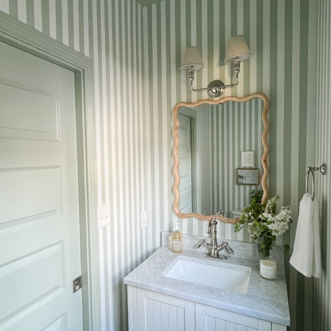 Powder bath sources 