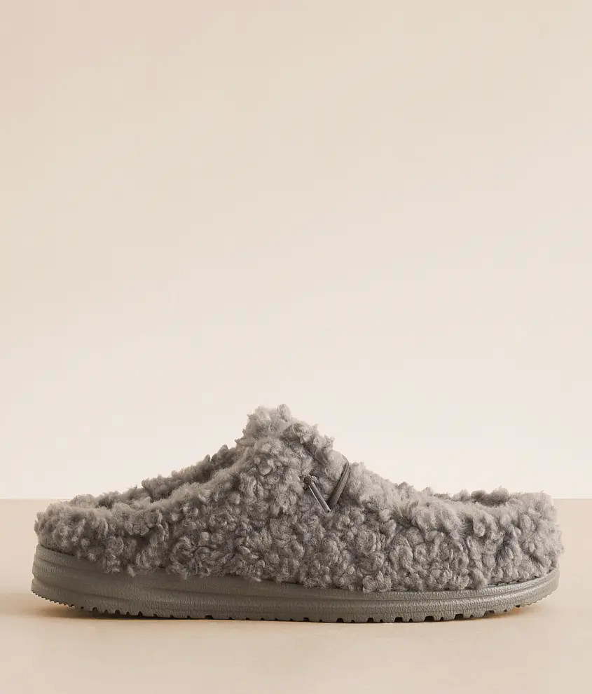 Wally Slipper | Buckle