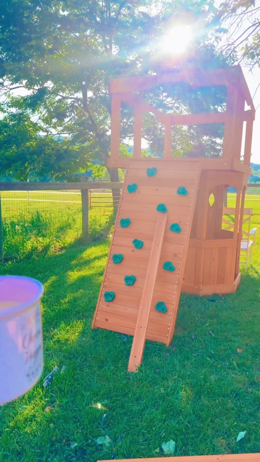 The treehouse swingset 🌳🛝 is really starting to come together…. 🤭