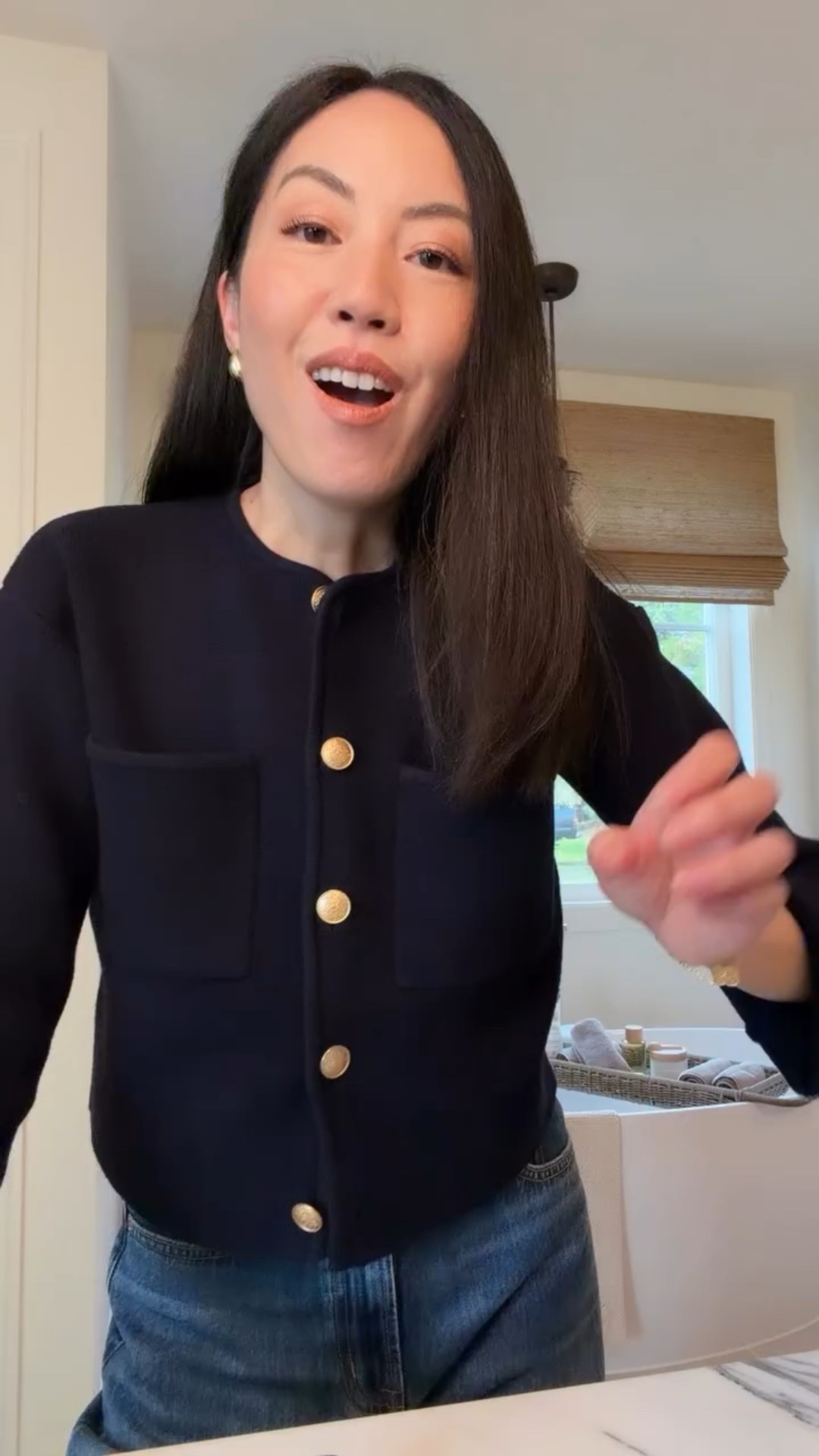 Favorite things right now:
Gel eyeliner
Gold necklace 
Cardigan

#makeuproutine
#geleyeliner
#wintermakeup
#wintersweater
#goldjewelry

#LTKgrwm #LTKdayinmylife #LTKootd