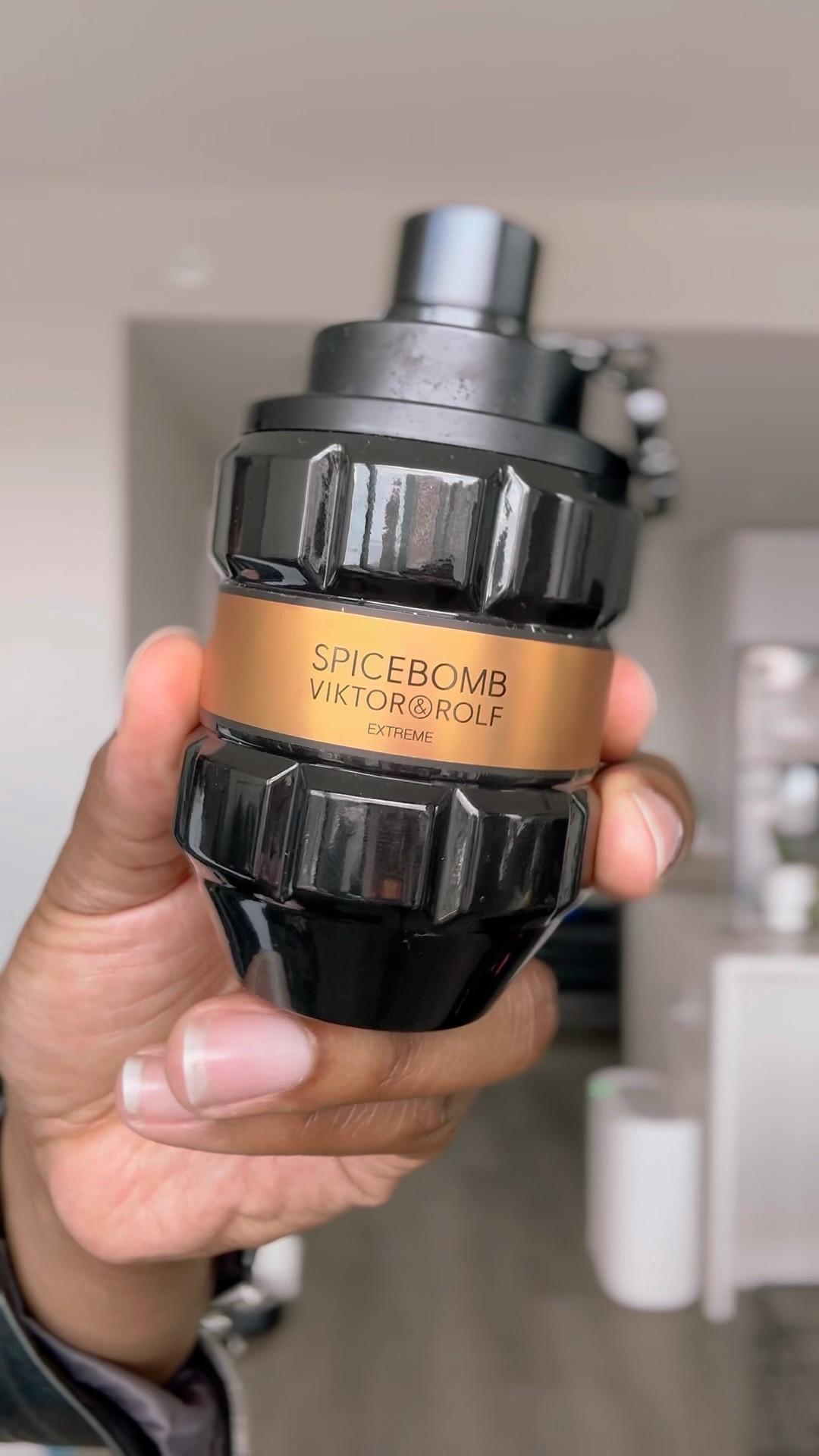 Ordinary? Never heard of him.
Spicebomb Extreme by @viktorandrolf_fragrances is bold, rich, and unapologetically intense — with bourbon, cinnamon, and vanilla notes that hit every time.



#GiftedByViktorAndRolf #SpicebombExtreme #Fragrance #Gourmand #ViktorAndRolfFragrances

#LTKMens