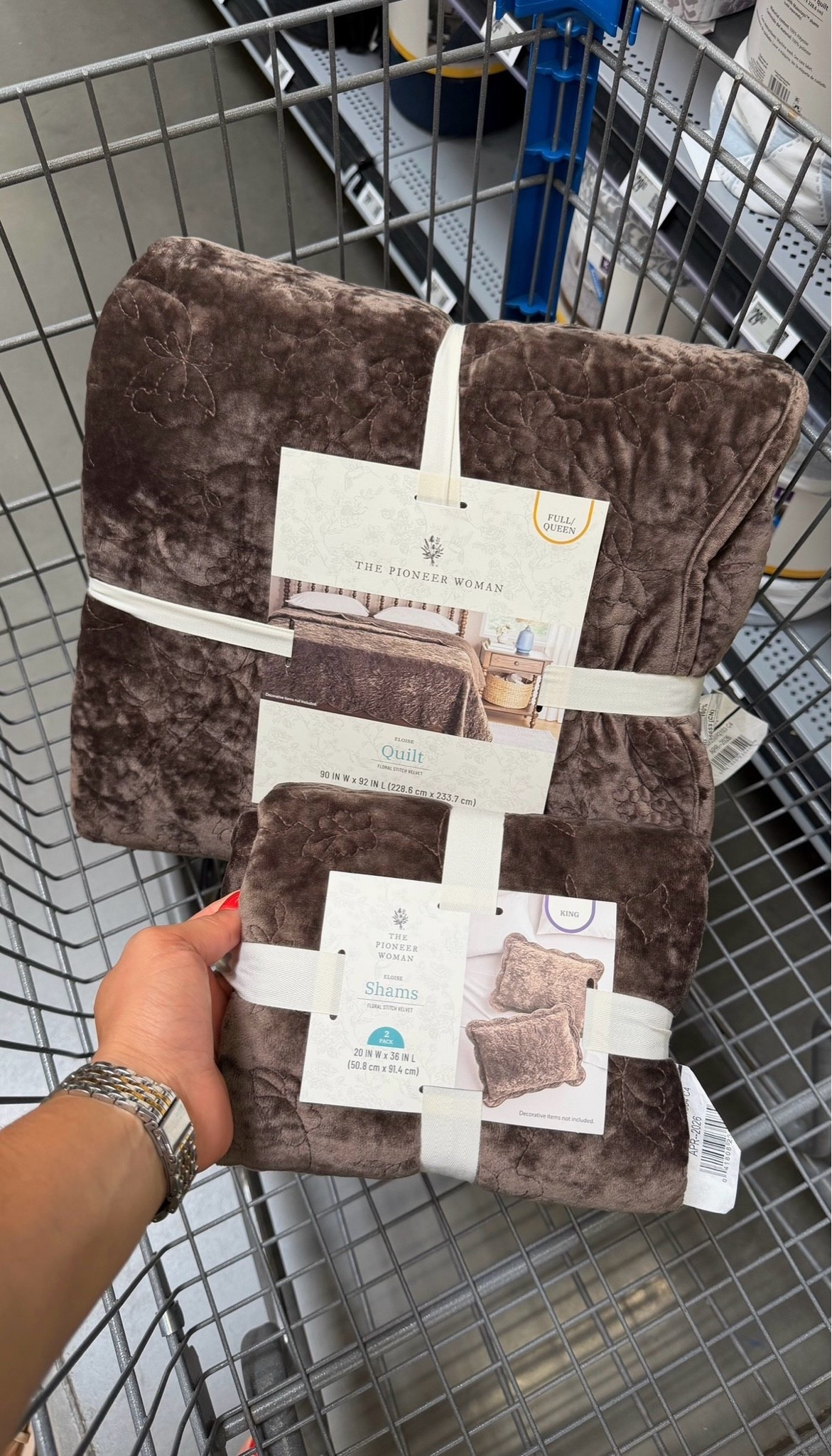 This brown quilt and pillow set from The Pioneer Woman at Walmart is such a cozy bedroom find. I love the classic look and warm tones!

#LTKHome #LTKdayinmylife #LTKSeasonal