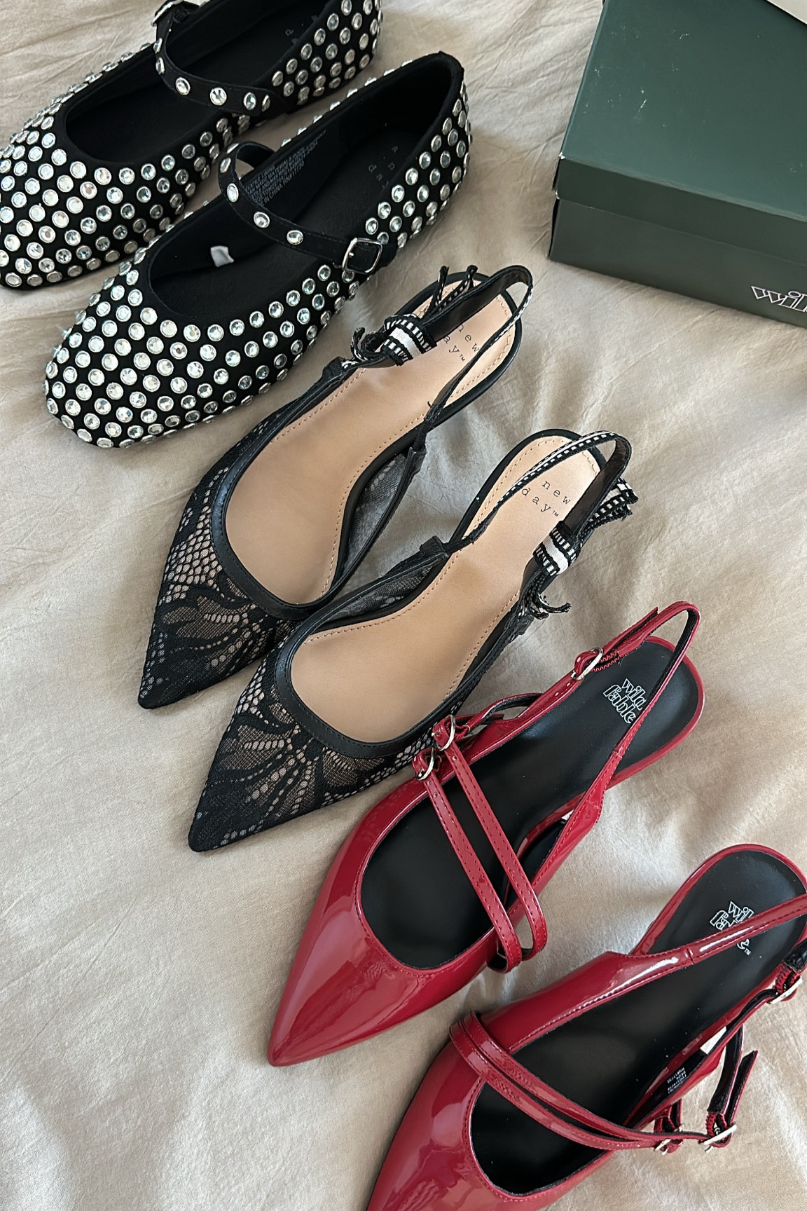 Target shoes 20% off
Fits tts
Ballet flats
Kitten heels



#LTKFindsUnder50 #LTKSaleAlert #LTKShoeCrush