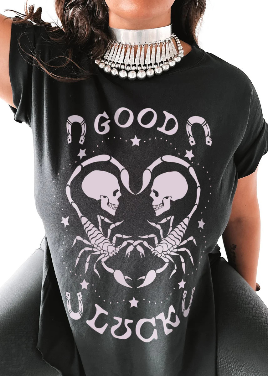 GOOD LUCK SIDE SLIT TEE | Pebby Forevee