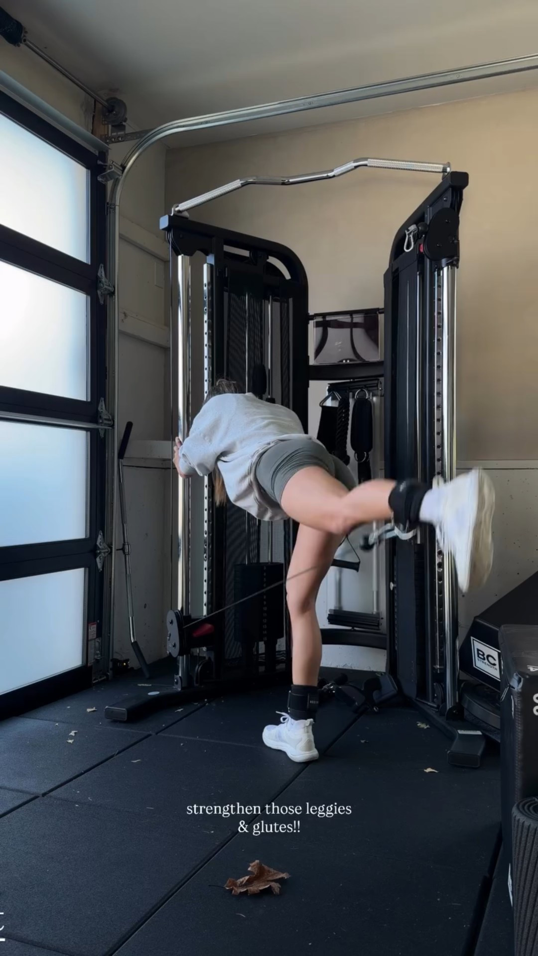 strengthen those leggies & glutes!! @recreationsweat