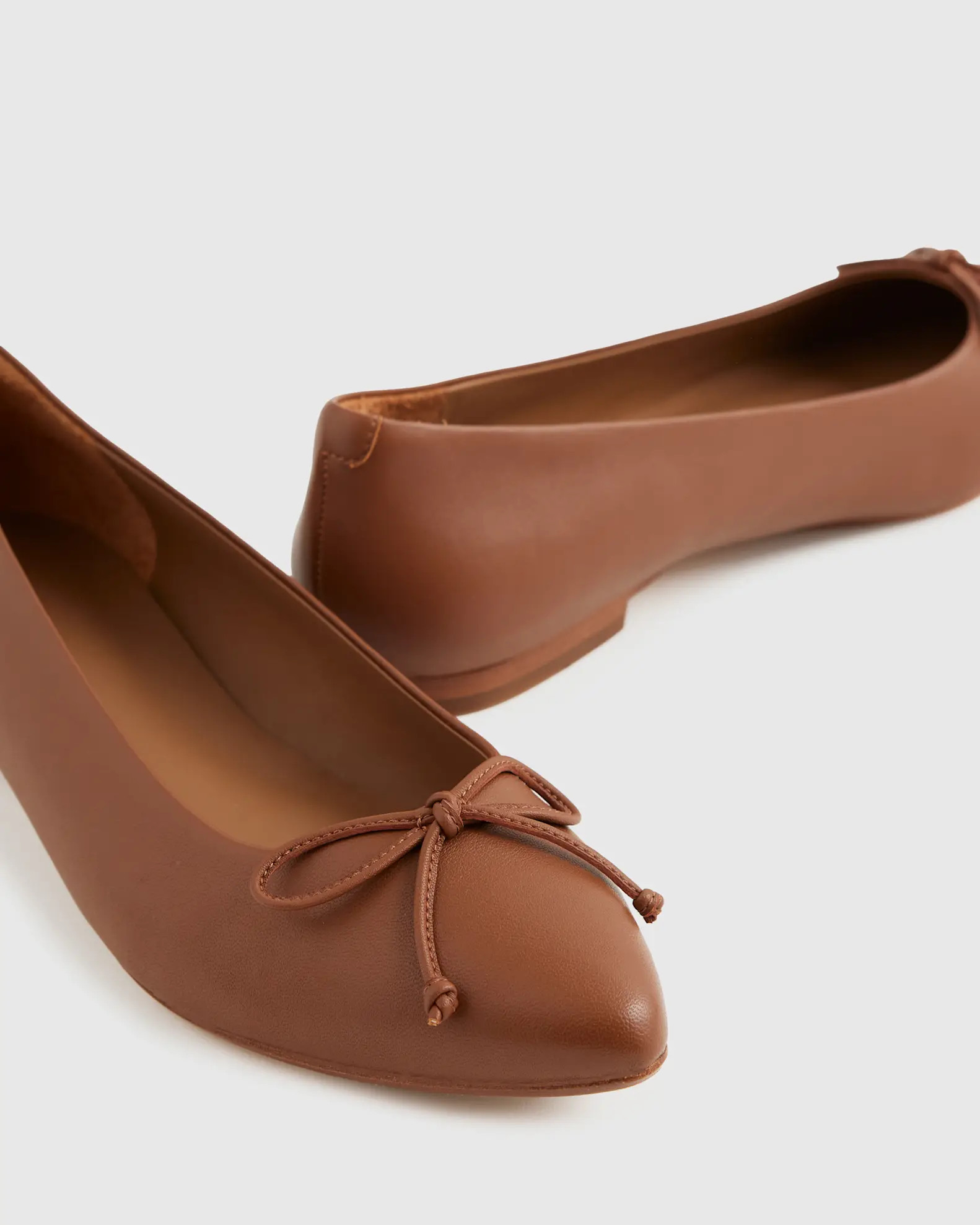 Italian Leather Pointed Bow Flat in Cognac | Quince