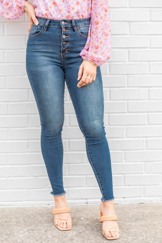 The Chelsie Medium Wash Jeans | Pink Lily
