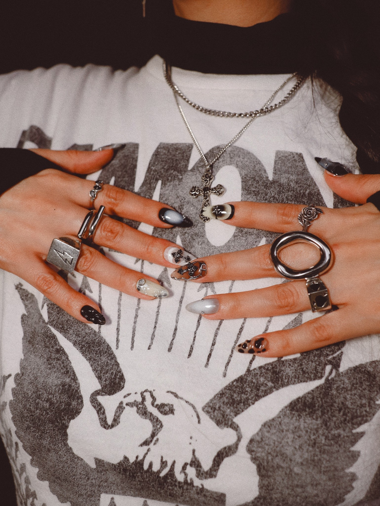 Cool-toned press on nails 🖤💅🏻 

#LTKgrwm #LTKdayinmylife #LTKootd