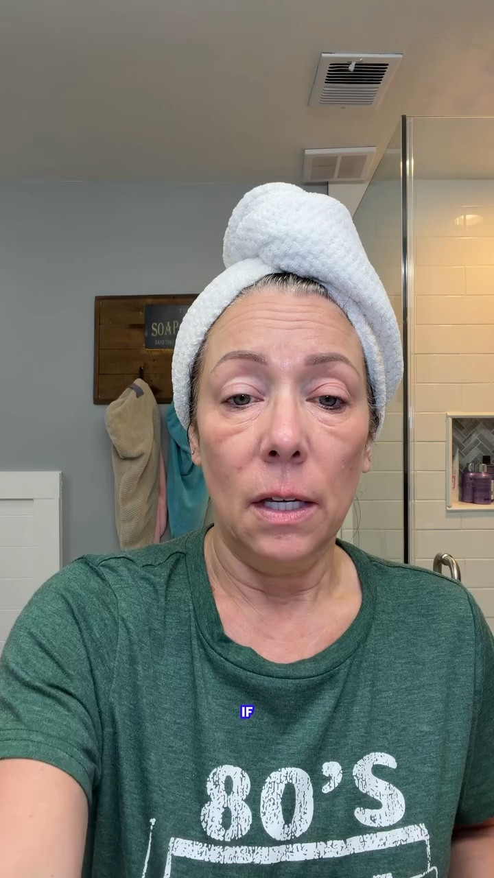 CNP Laboratory Lipcerin is a hydrating lip treatment formulated with propolis to help nourish and moisturize dry lips. #LipCare #CNPLaboratory #HydratedLips #KBeauty #BeautyRoutine Laboratory US