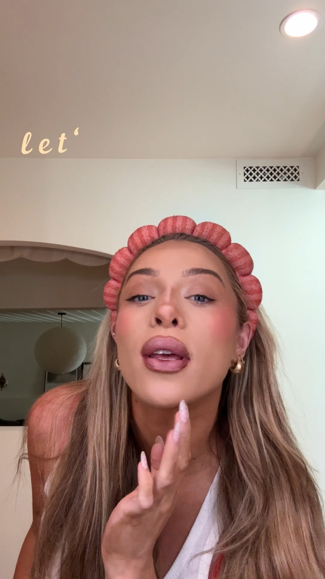 Lip oil/liner shade nude espresso 
Lipstick 1 shade nu prefere
Lipstick 2 shade crème cup 
Blush palette moon prism 

#LTKSeasonal #LTKBeauty #LTKSaleAlert