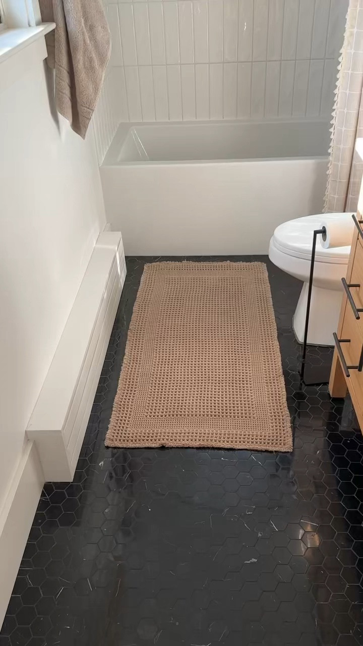 Cozy & neutral style waffle non-slip bath mat for any bathroom area - machine washable too! Size: 2'x4'(24"x48"). Color: Beige