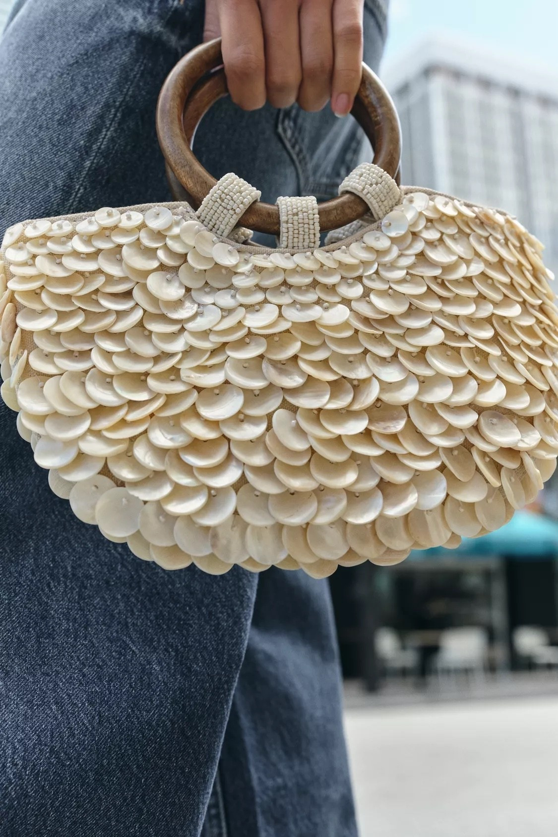 The type of handbag you’ll use year after year! 